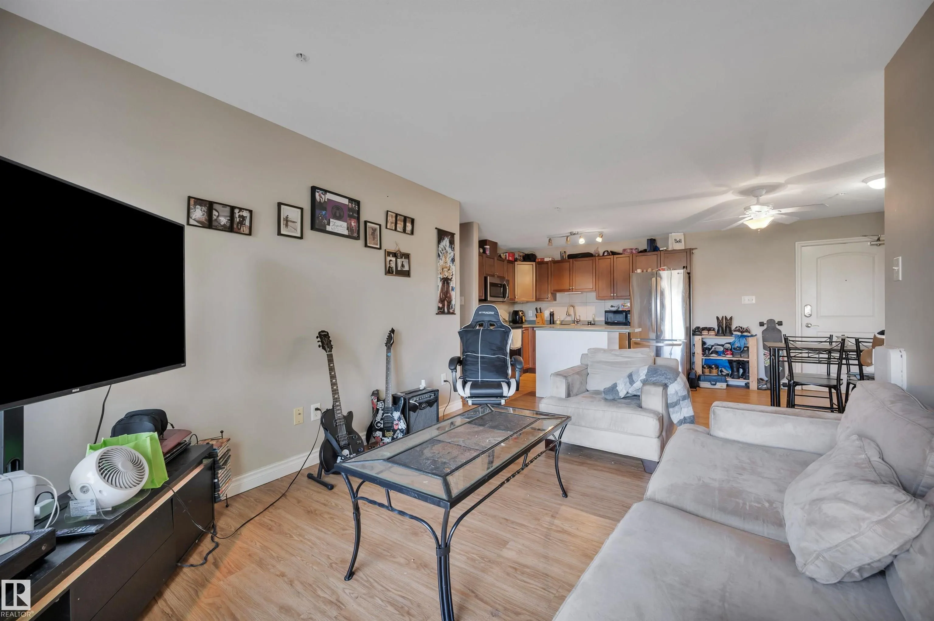 50 WOODSMERE Close