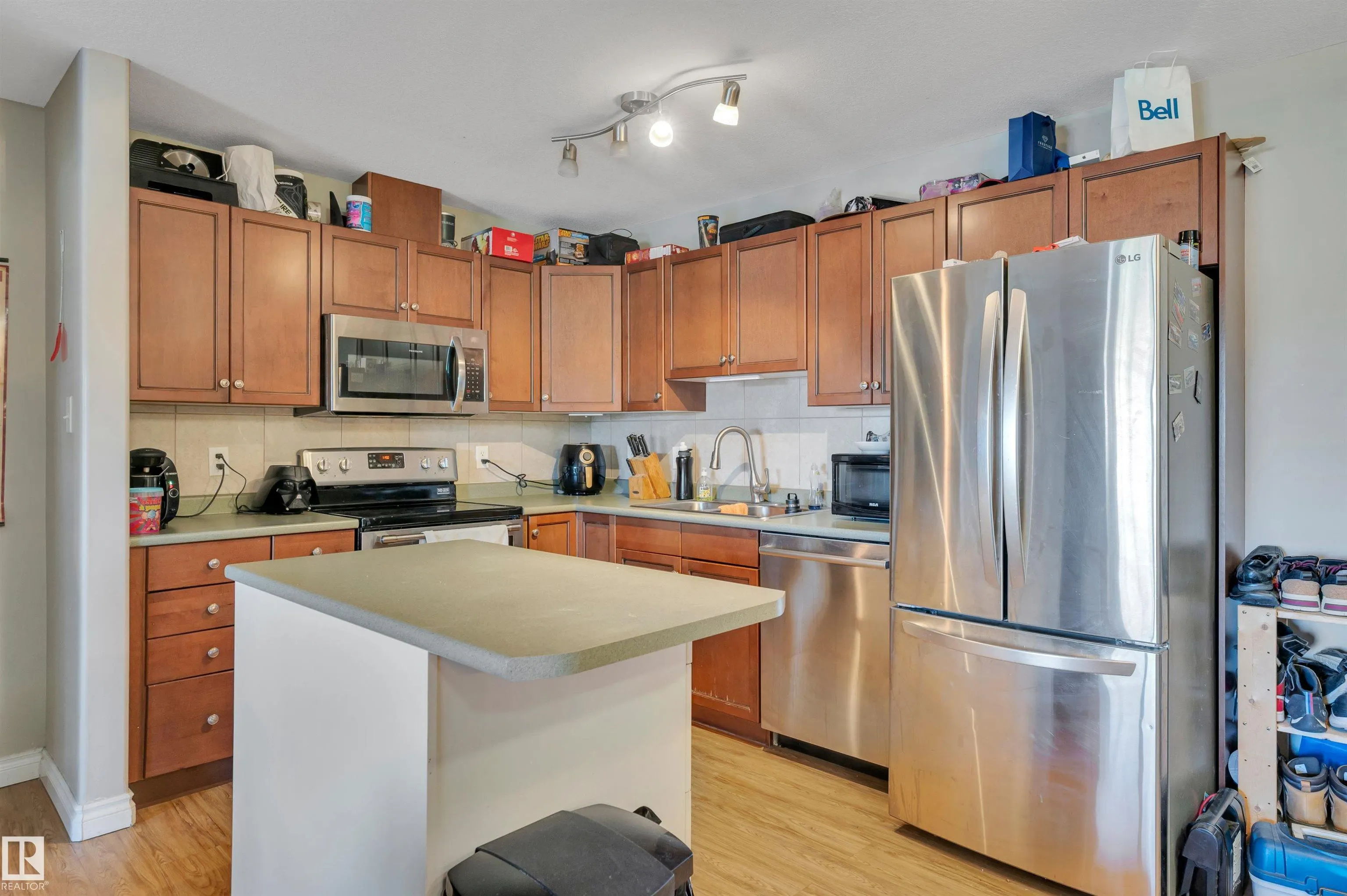 50 WOODSMERE Close