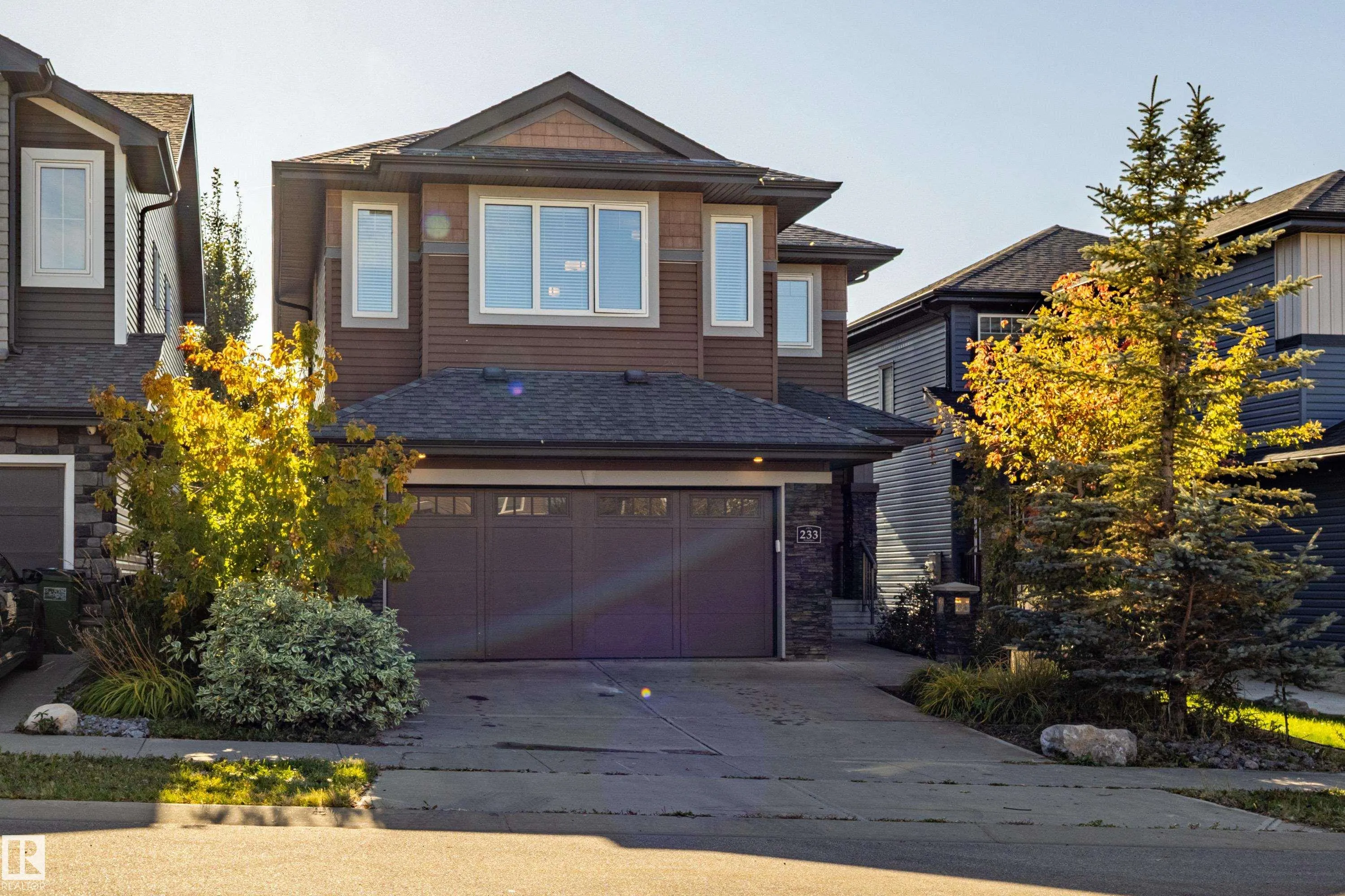 233 HAWKS RIDGE Boulevard