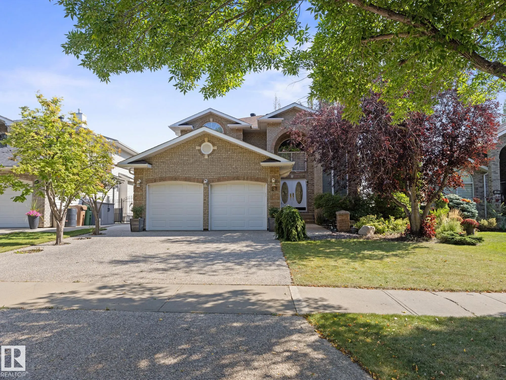 29 OAKDALE Place