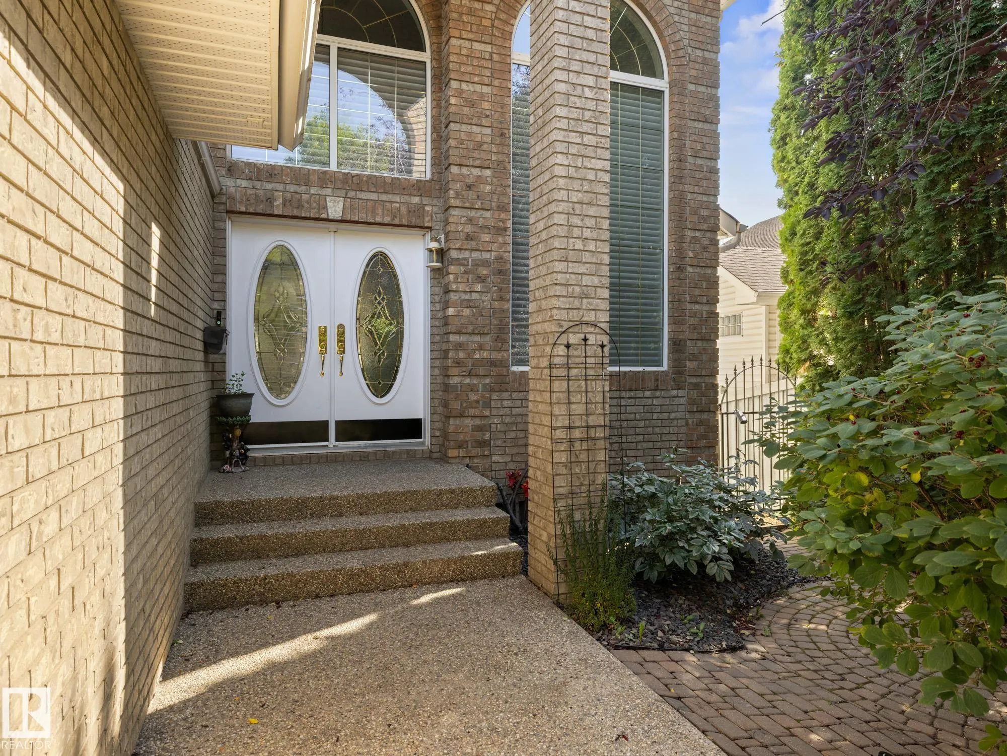 29 OAKDALE Place