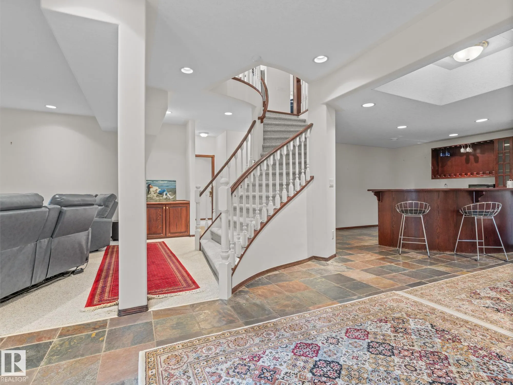 29 OAKDALE Place