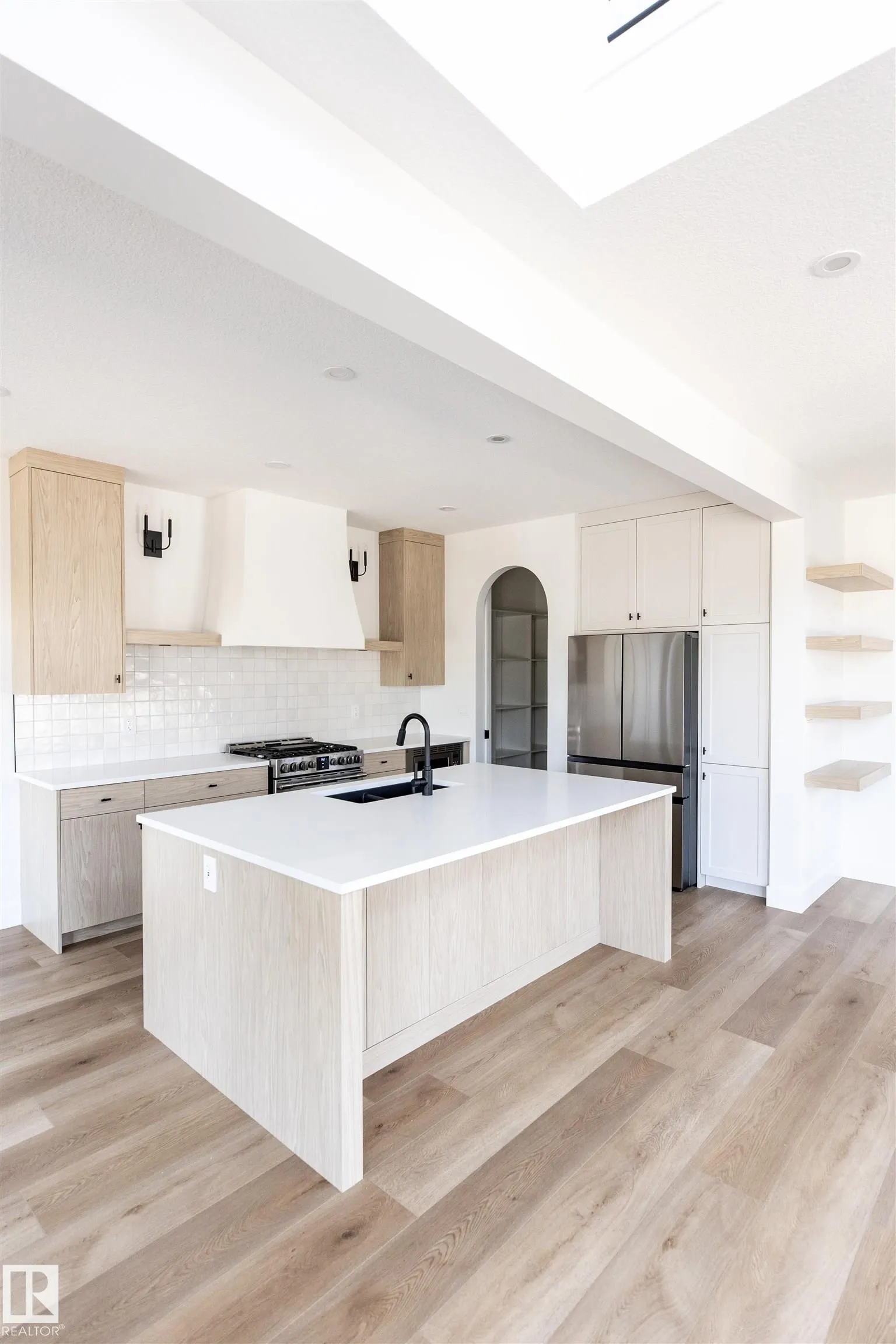 31 NEWBURY Circle