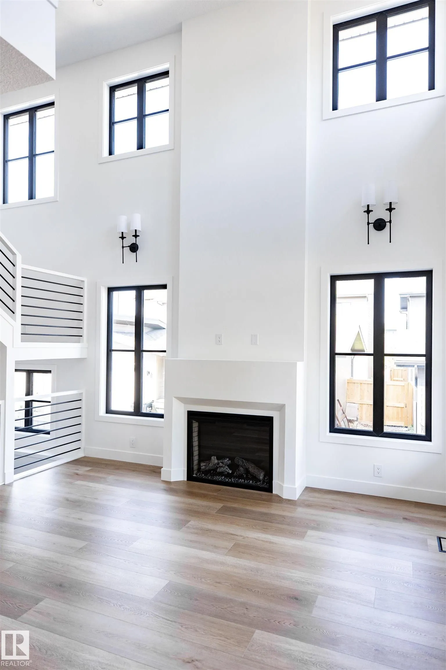 31 NEWBURY Circle
