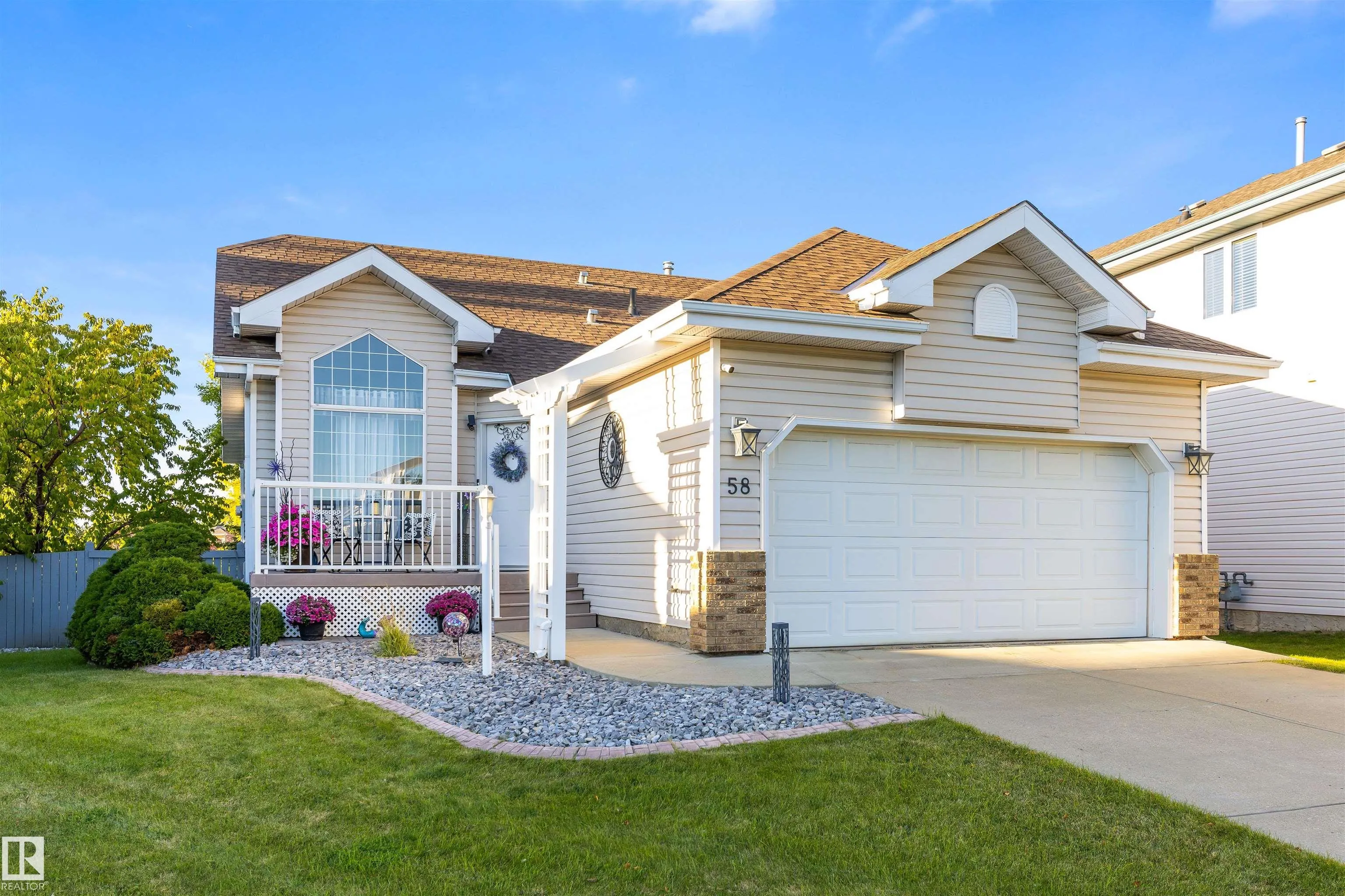 58 HARCOURT Crescent