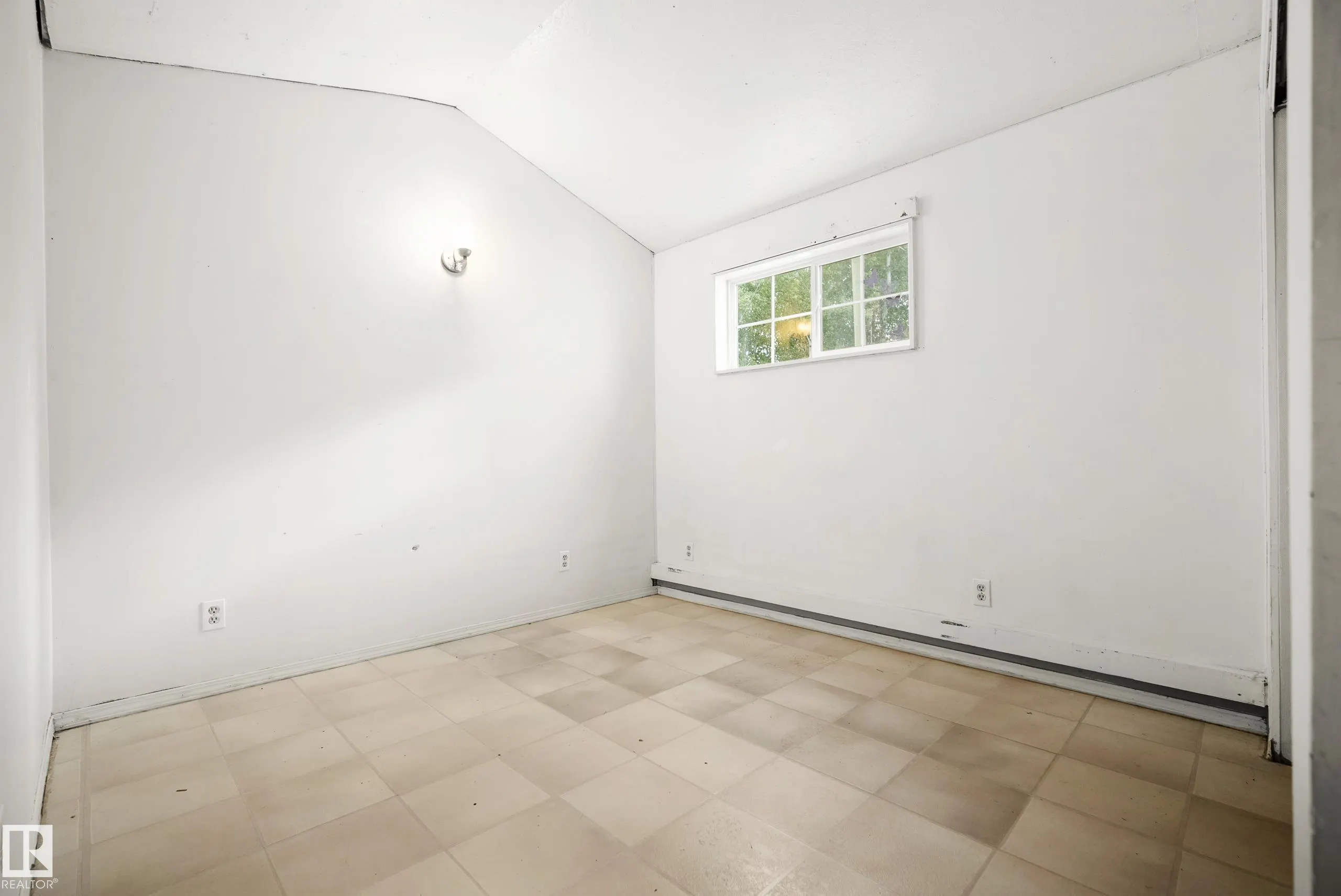 106 52502 RGE ROAD 25