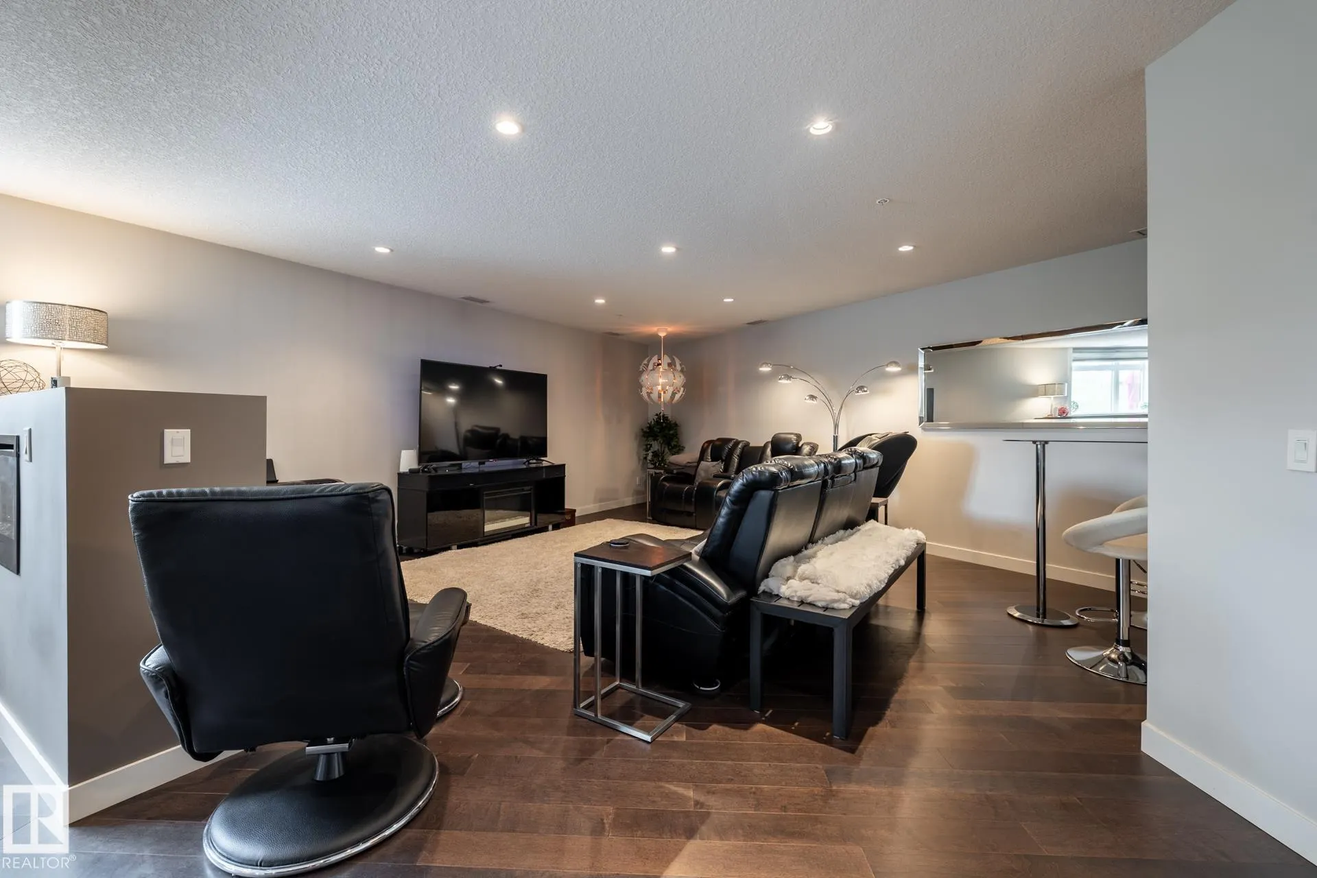 5151 Windermere Boulevard