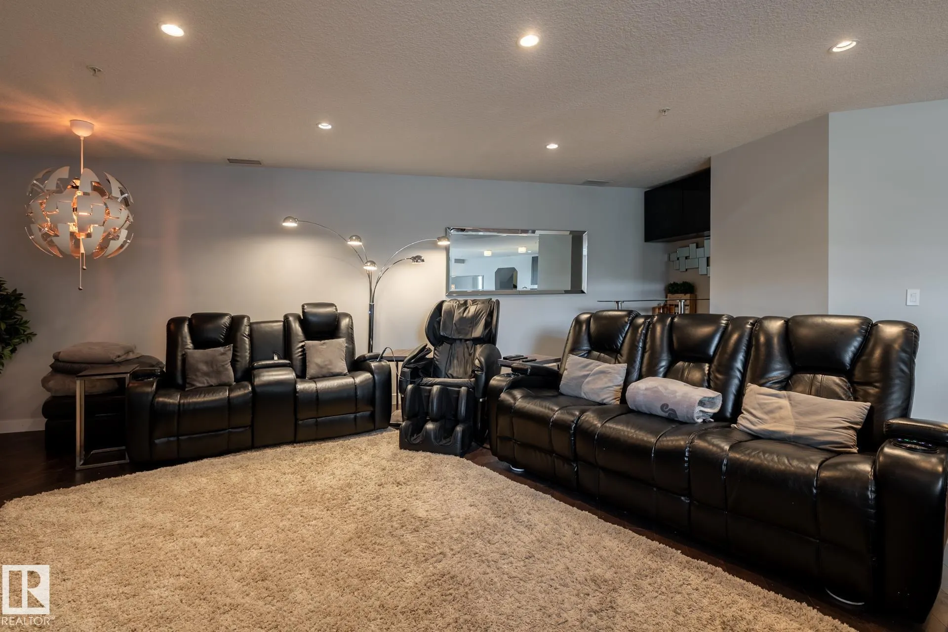 5151 Windermere Boulevard