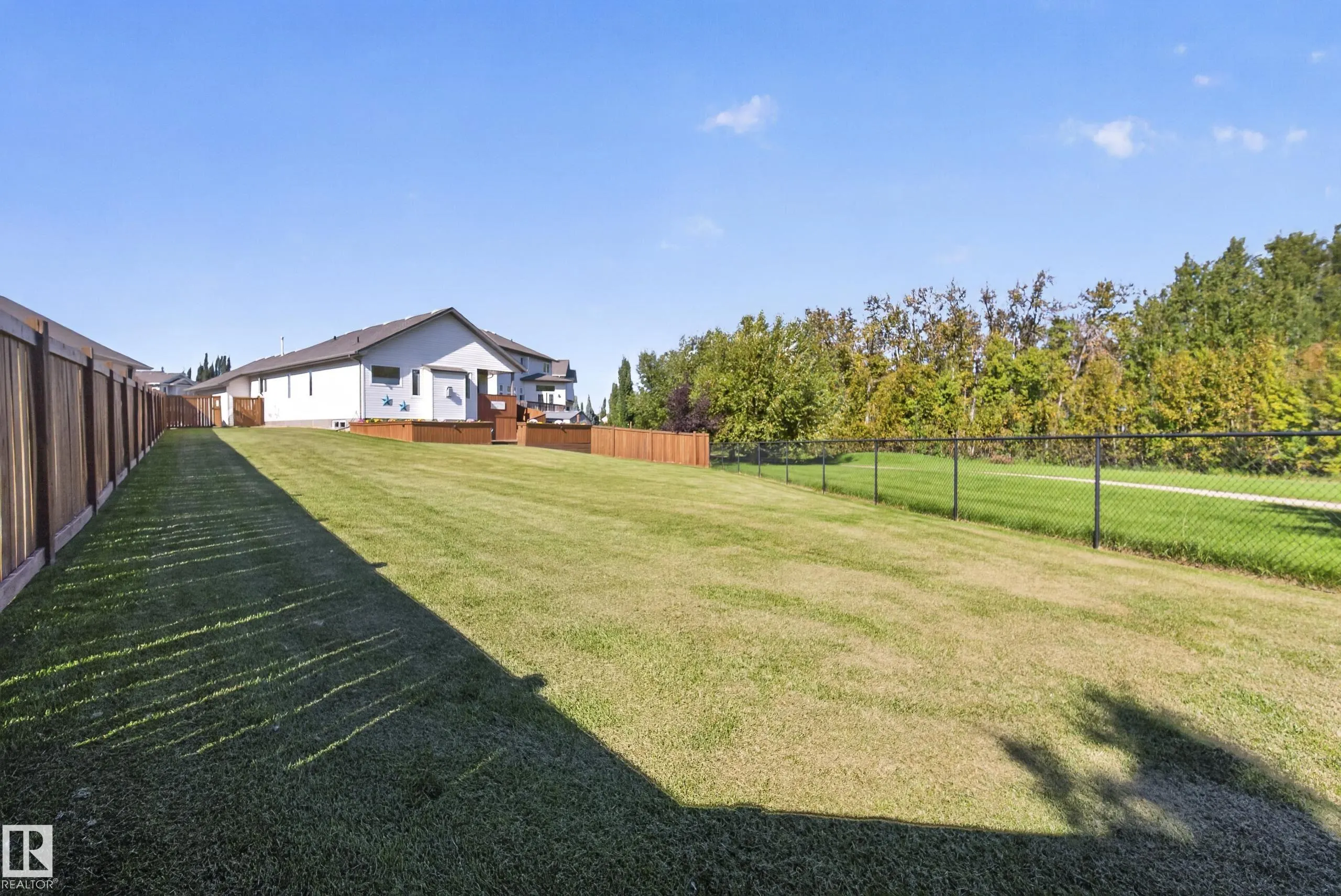 27 SILVERSTONE Drive