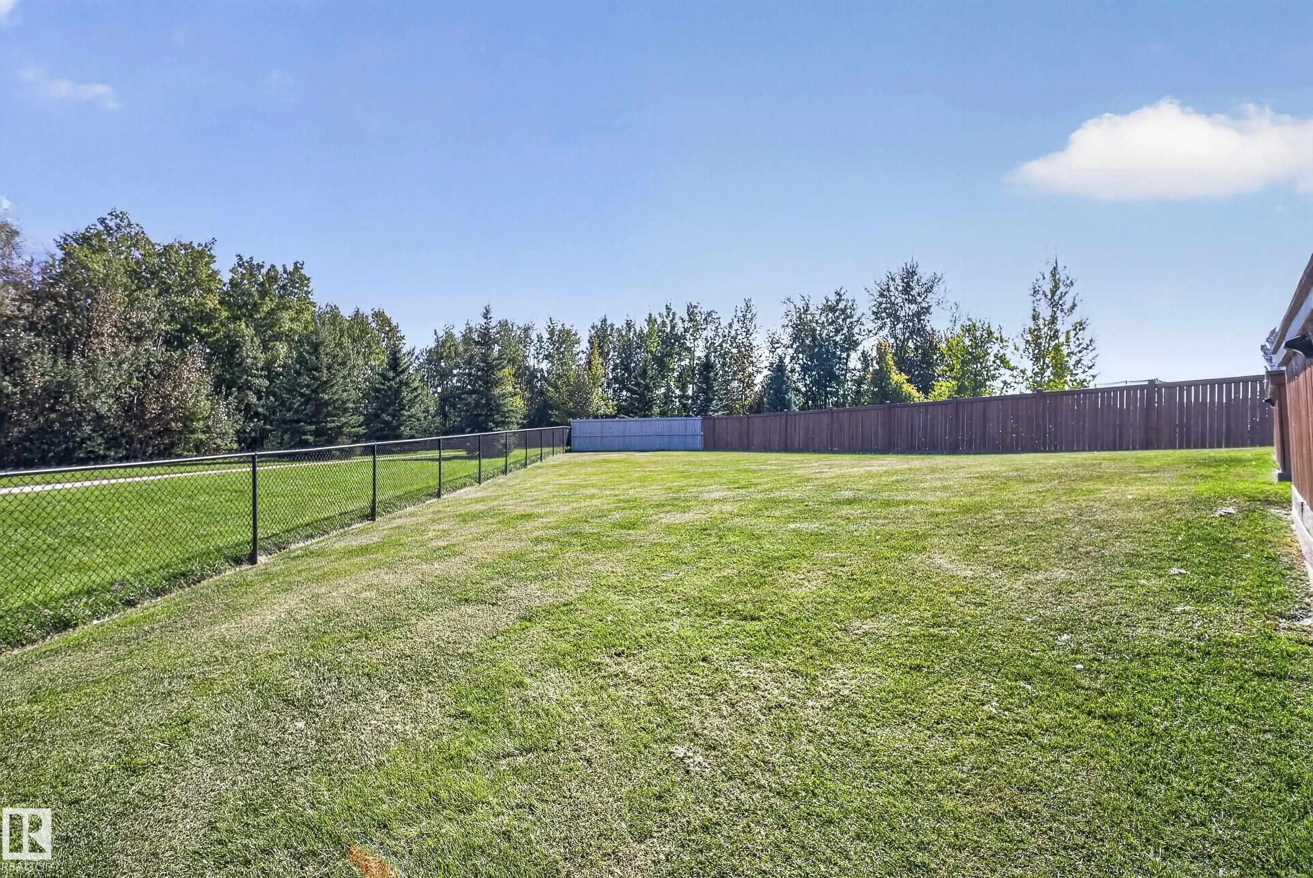 27 SILVERSTONE Drive