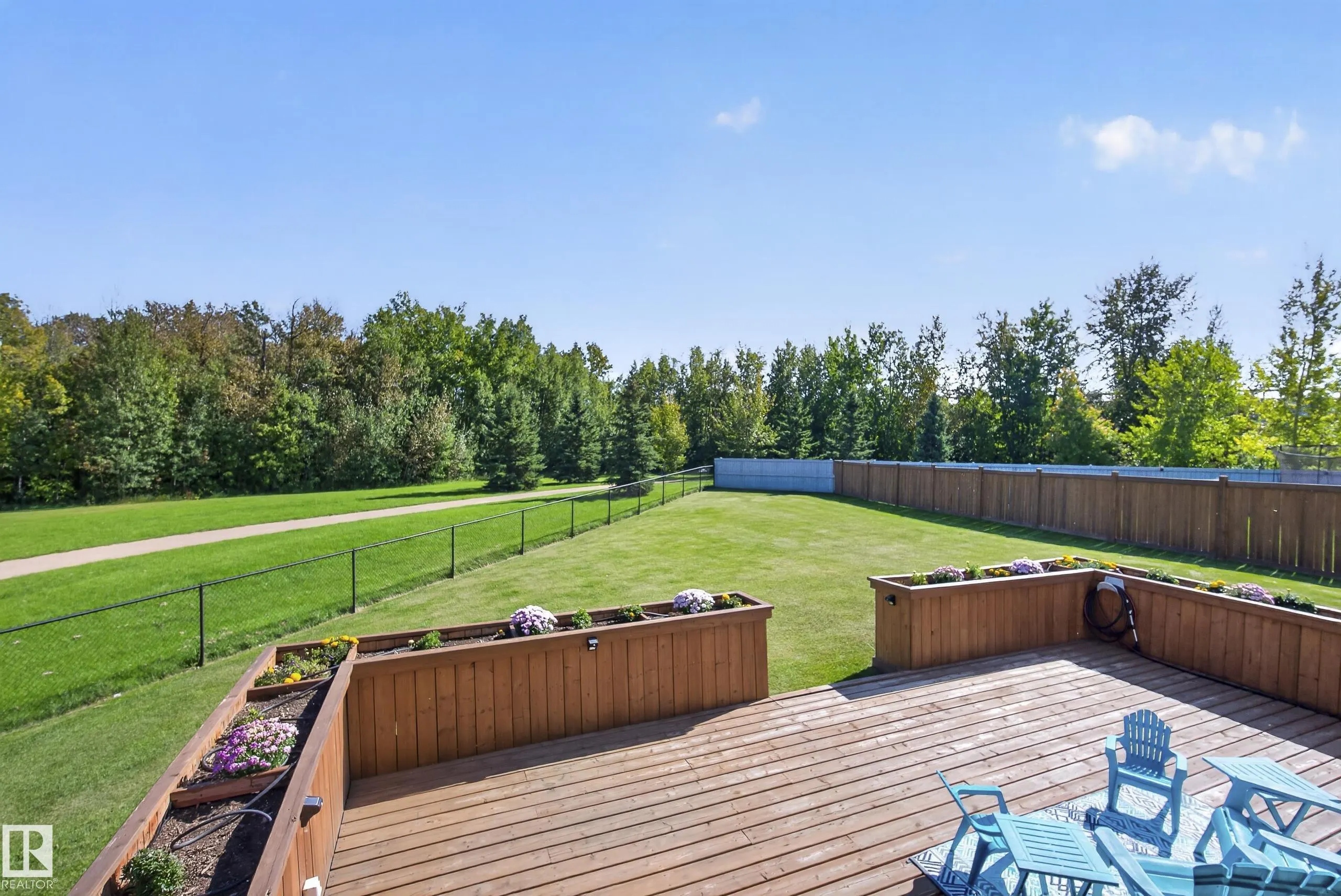 27 SILVERSTONE Drive