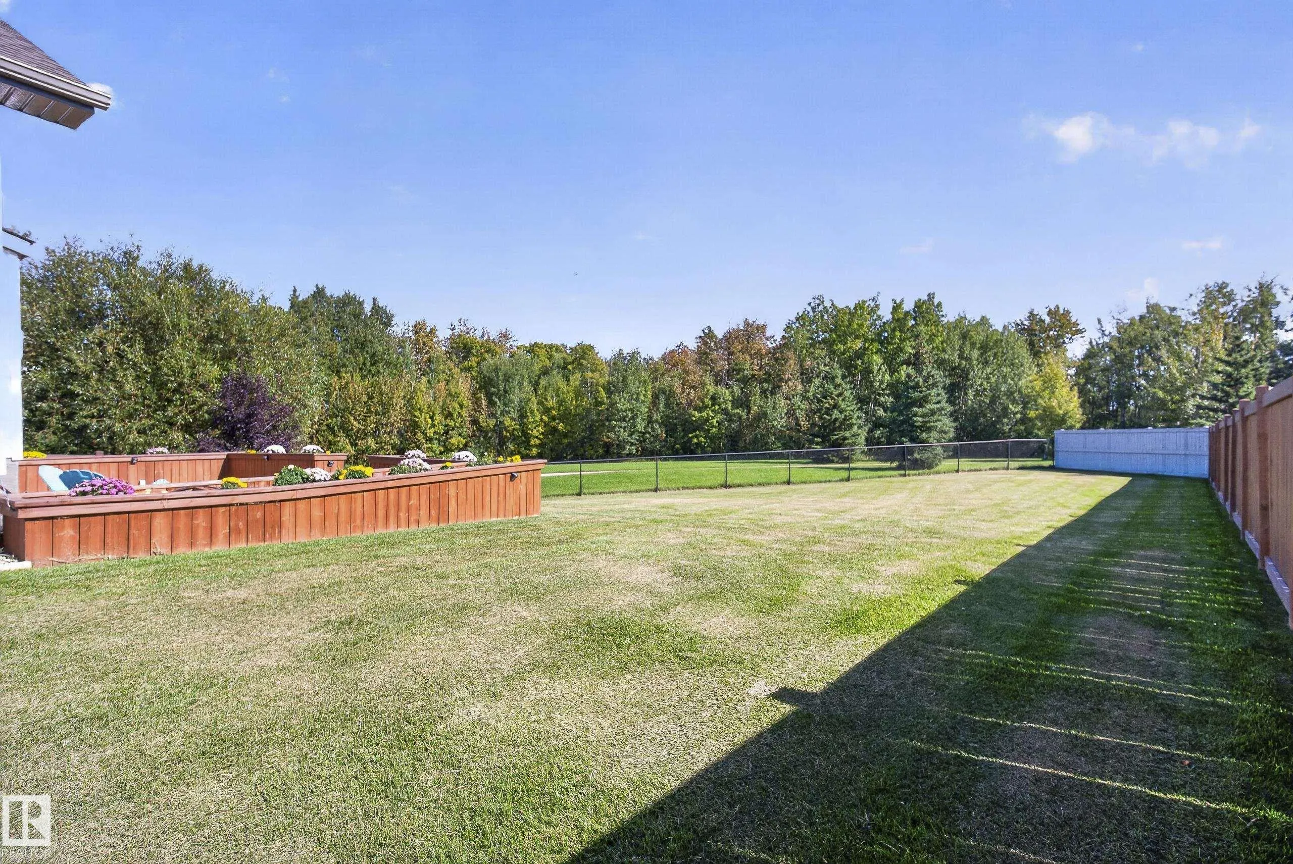 27 SILVERSTONE Drive