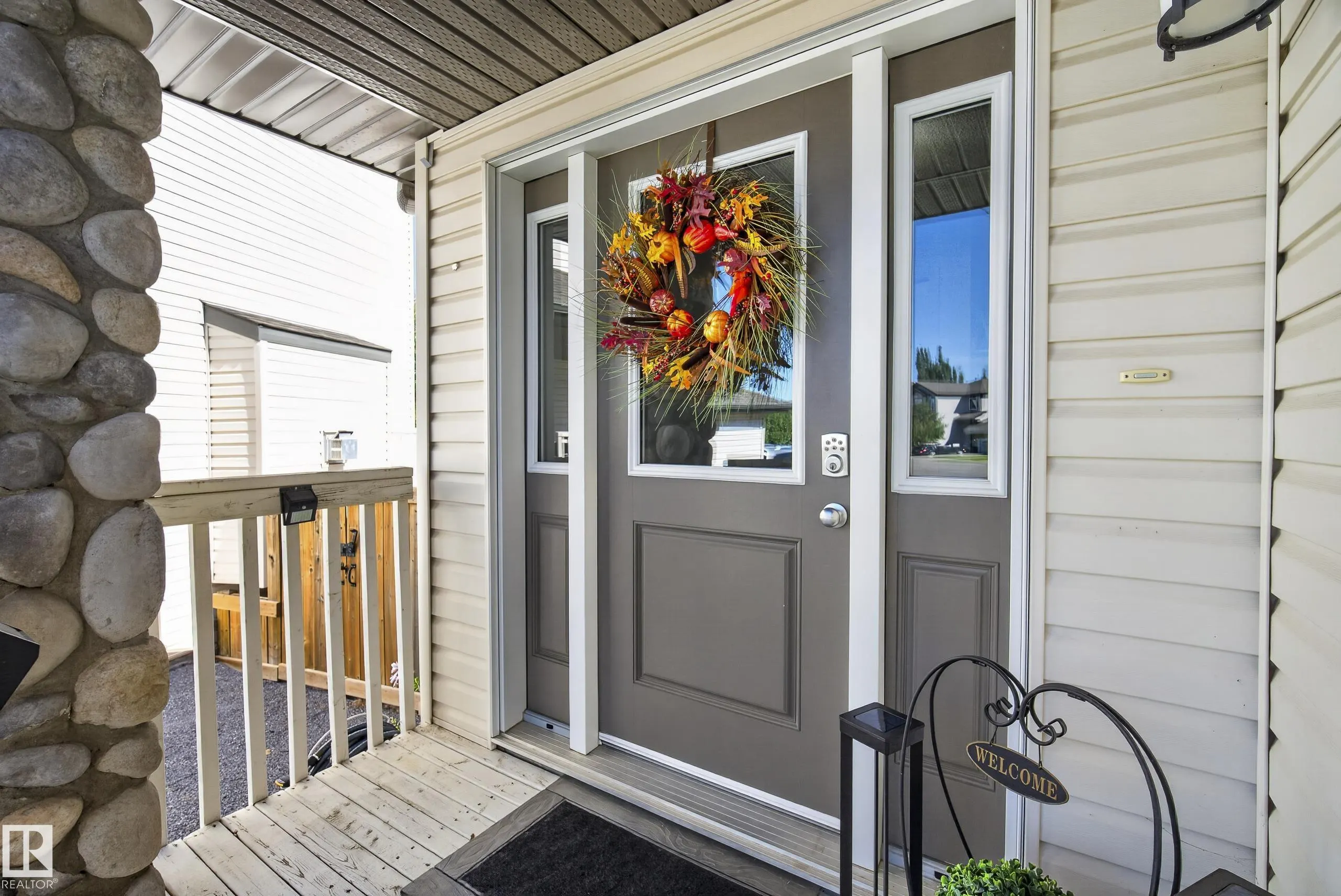27 SILVERSTONE Drive