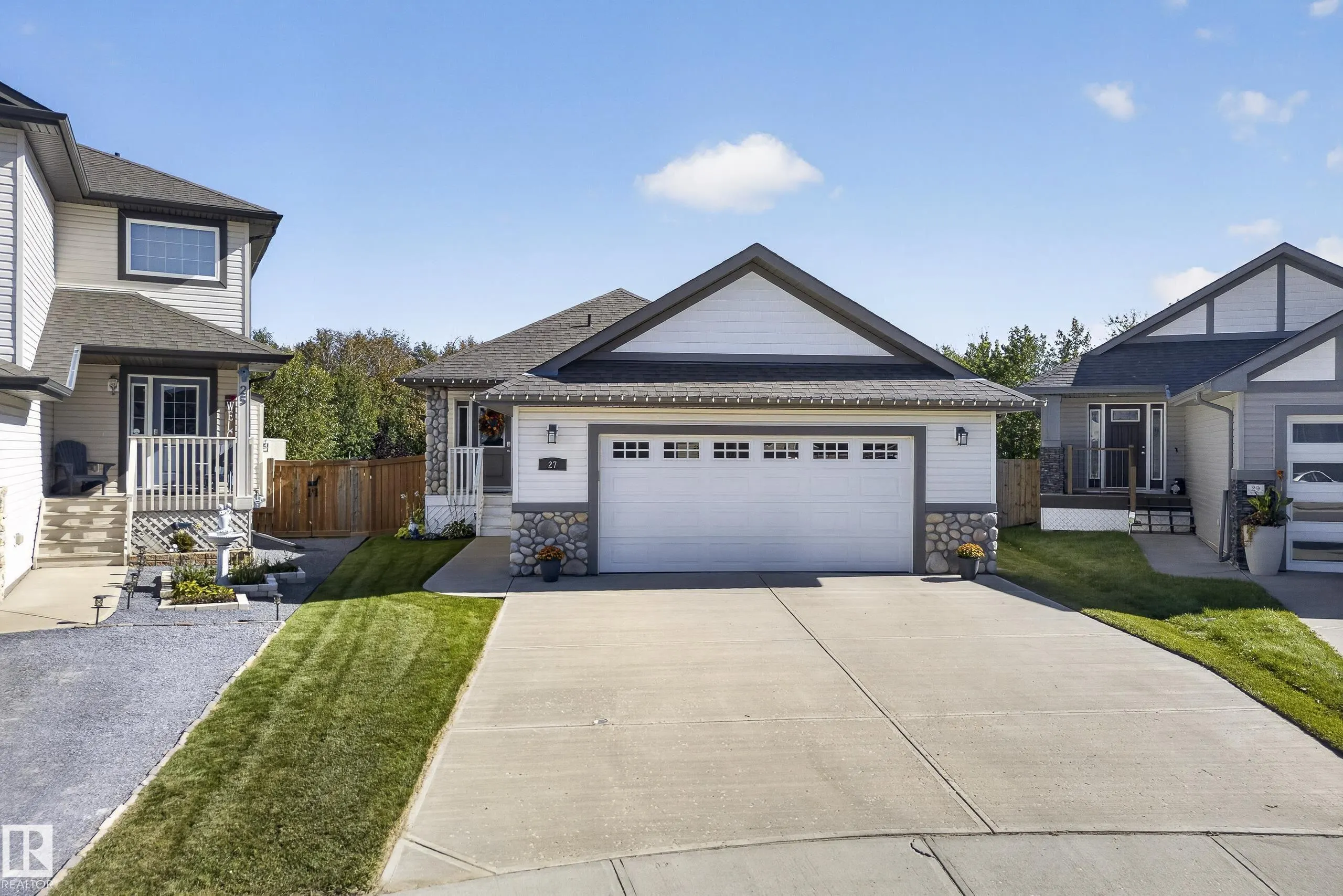 27 SILVERSTONE Drive