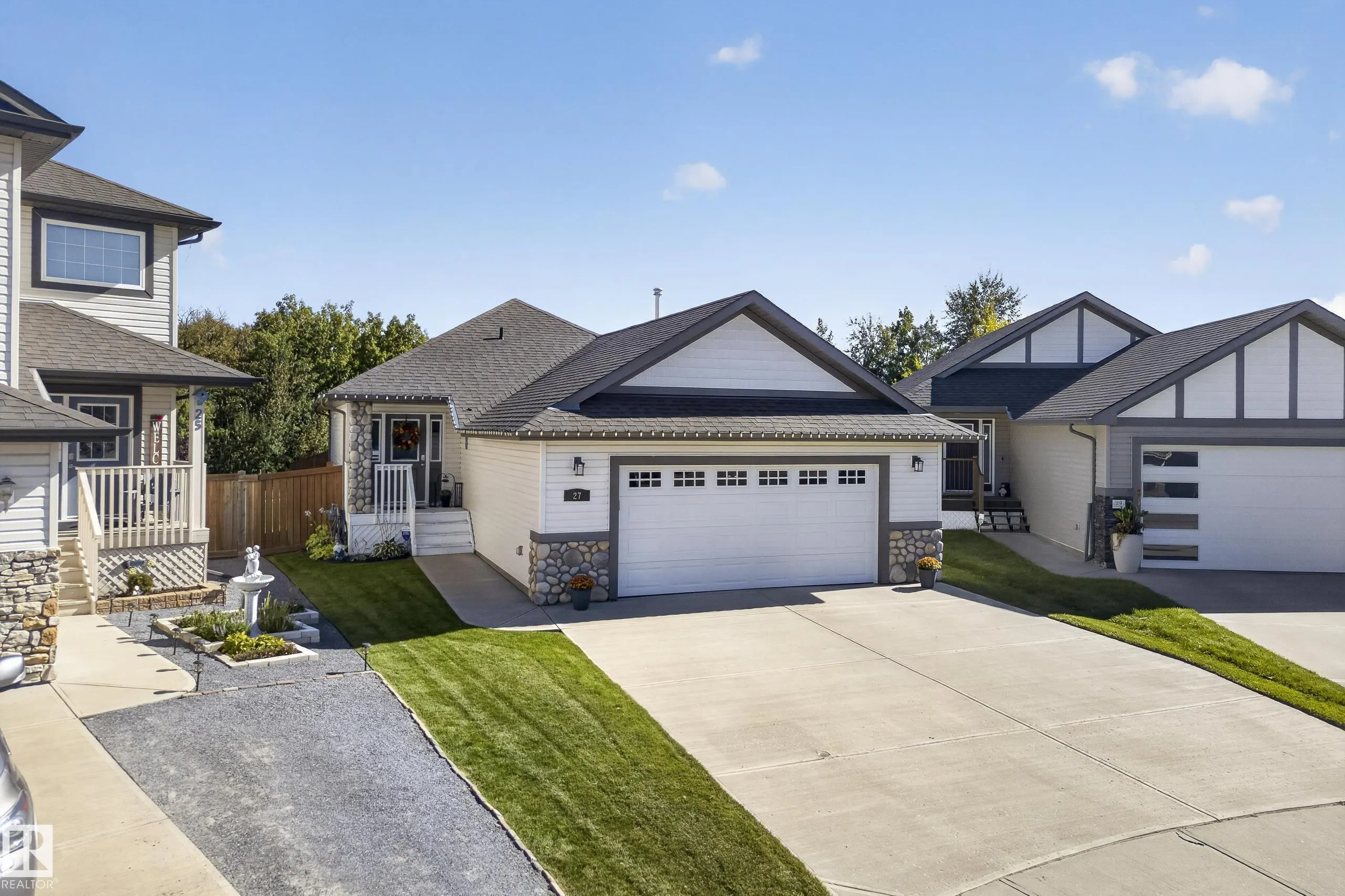 27 SILVERSTONE Drive