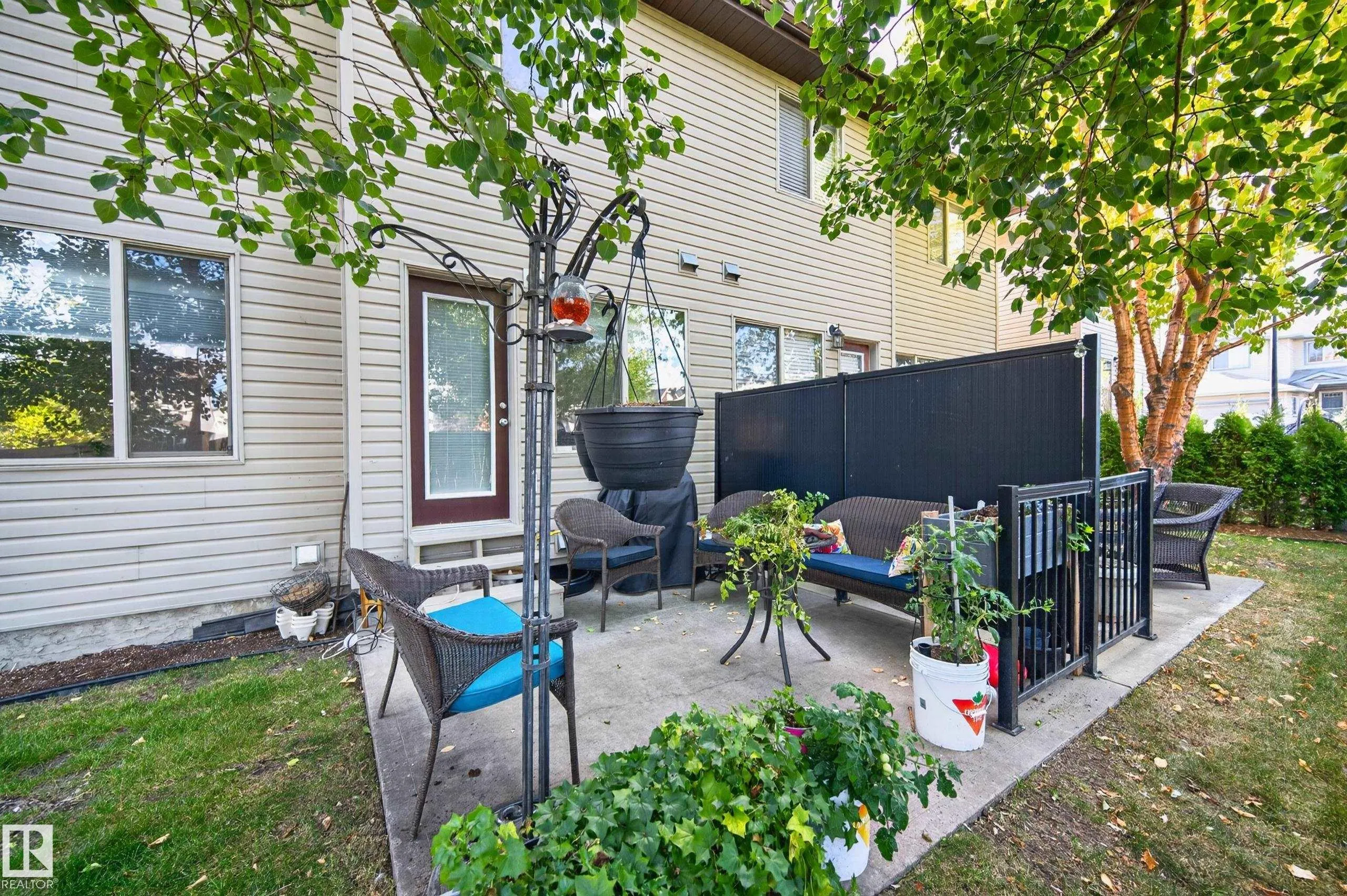 21 SUMMERWOOD Drive