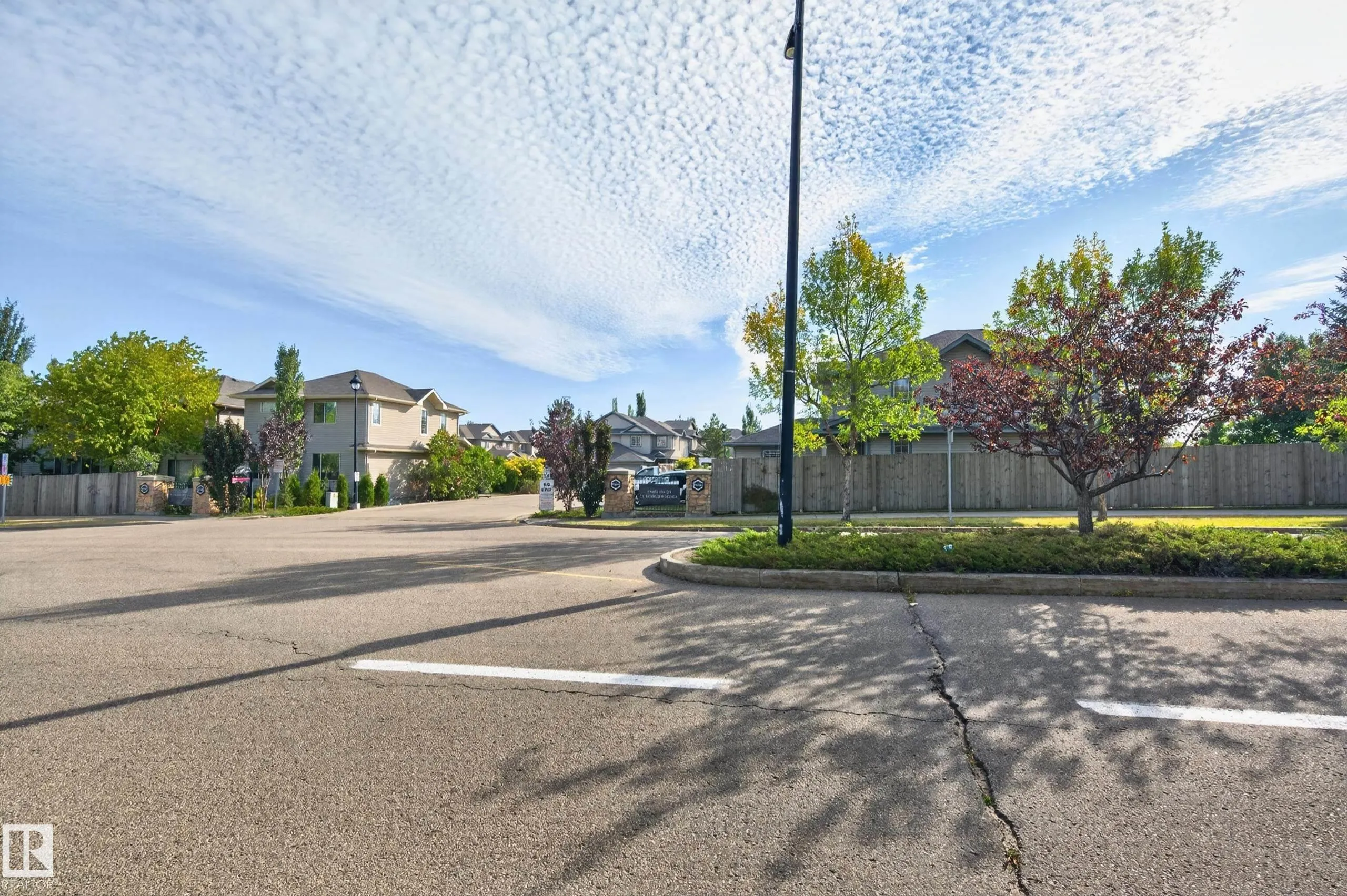 21 SUMMERWOOD Drive