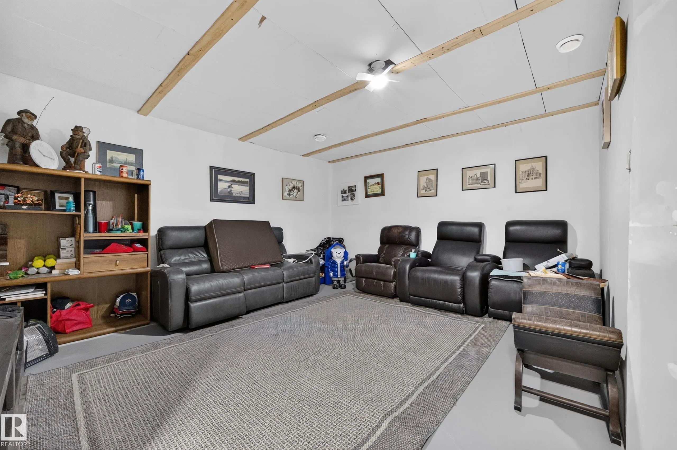 21 SUMMERWOOD Drive