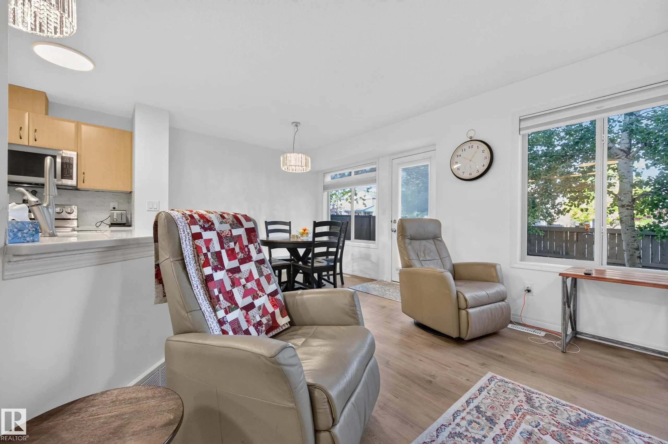 21 SUMMERWOOD Drive