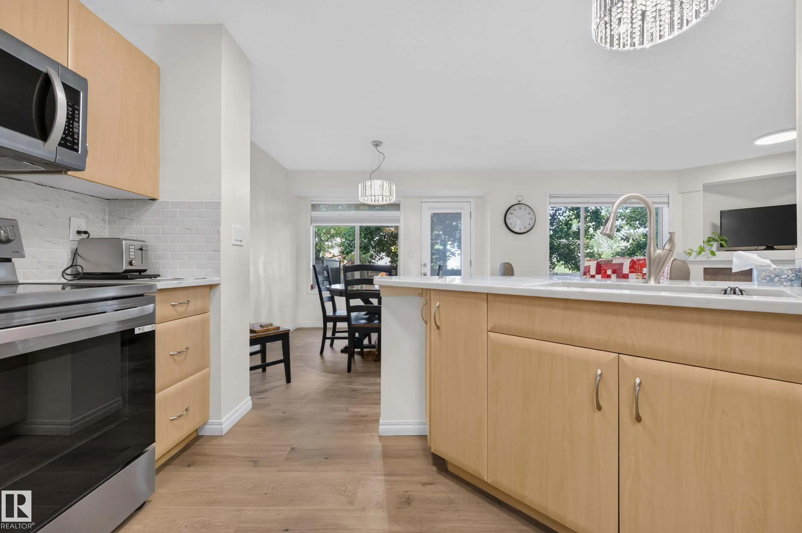 21 SUMMERWOOD Drive