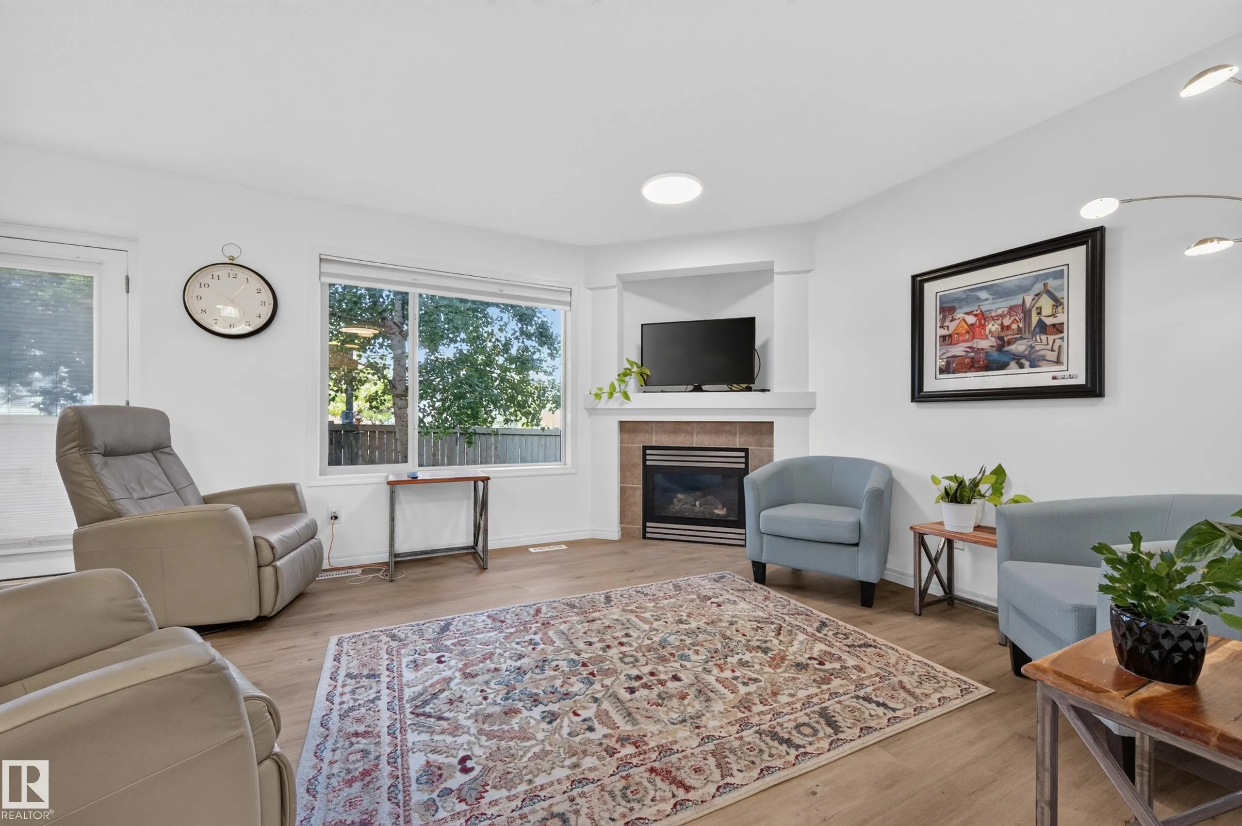 21 SUMMERWOOD Drive