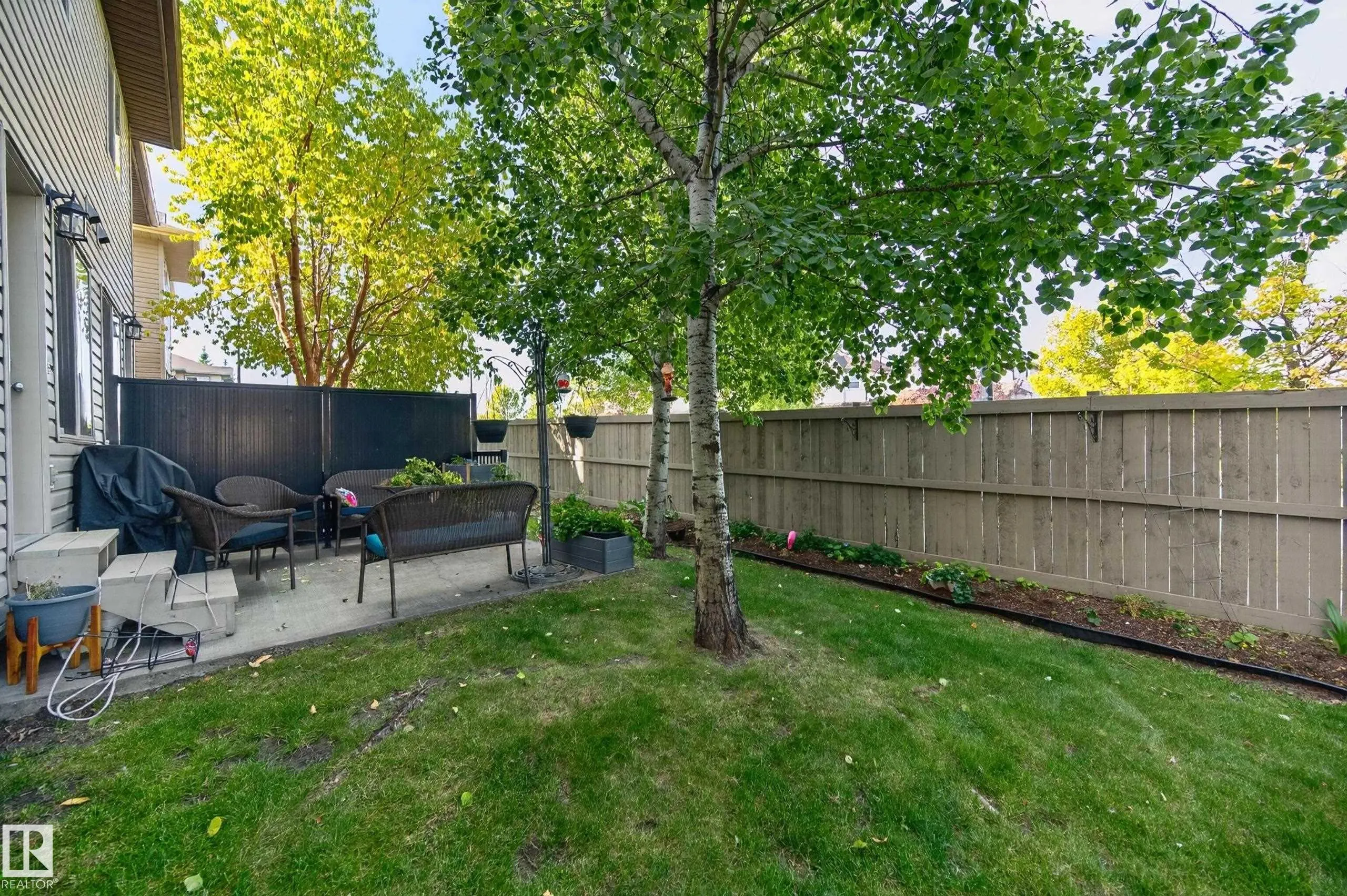 21 SUMMERWOOD Drive