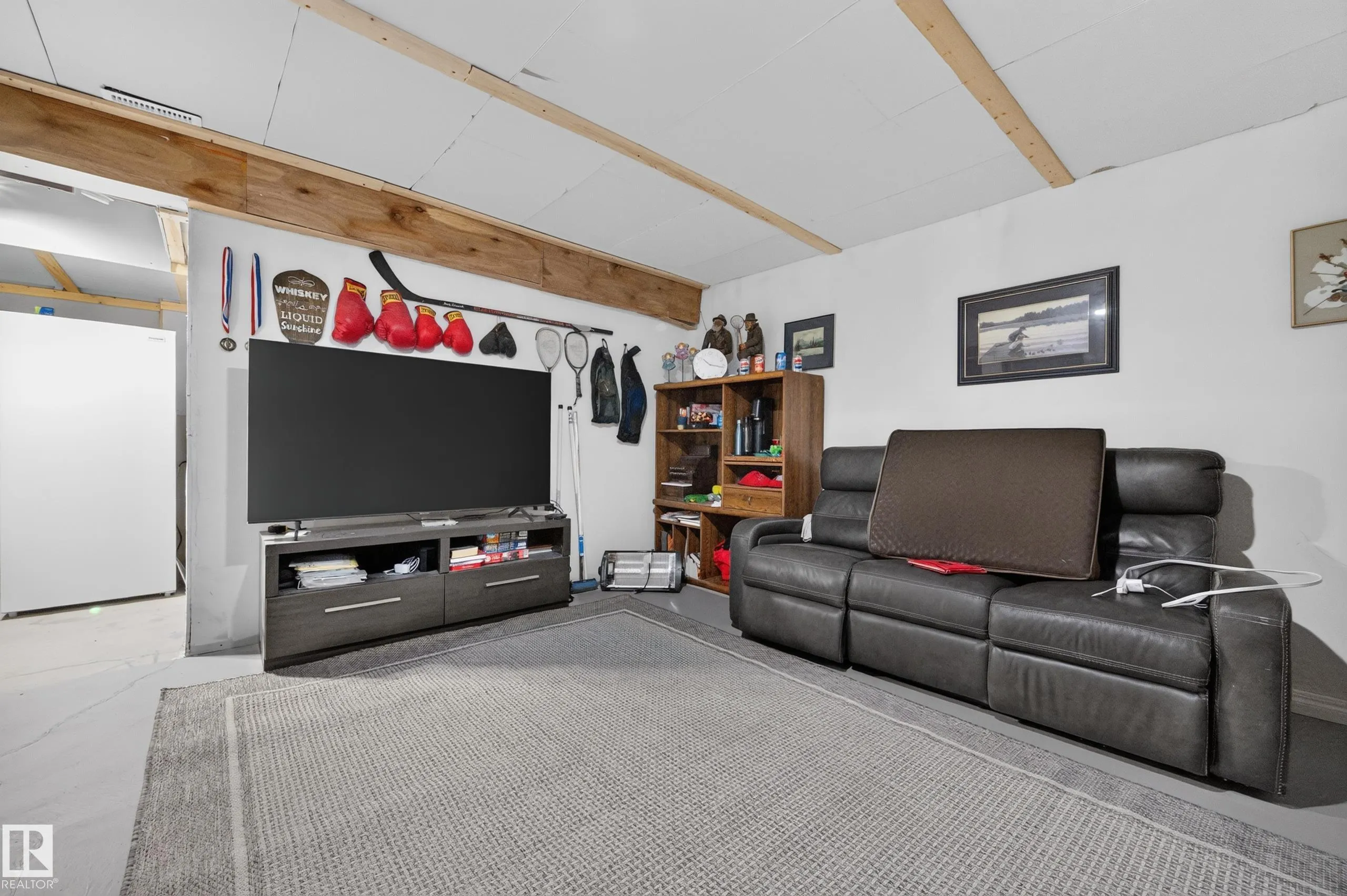 21 SUMMERWOOD Drive
