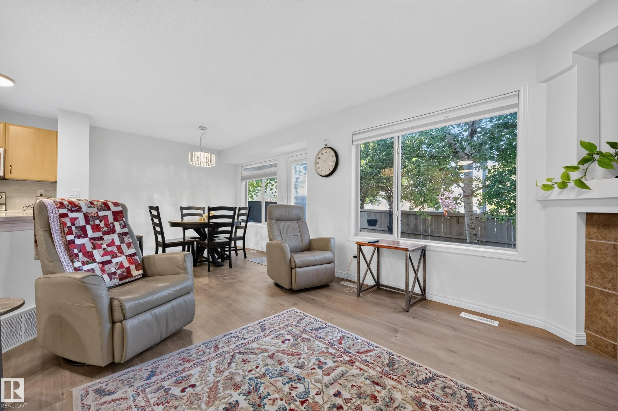 21 SUMMERWOOD Drive