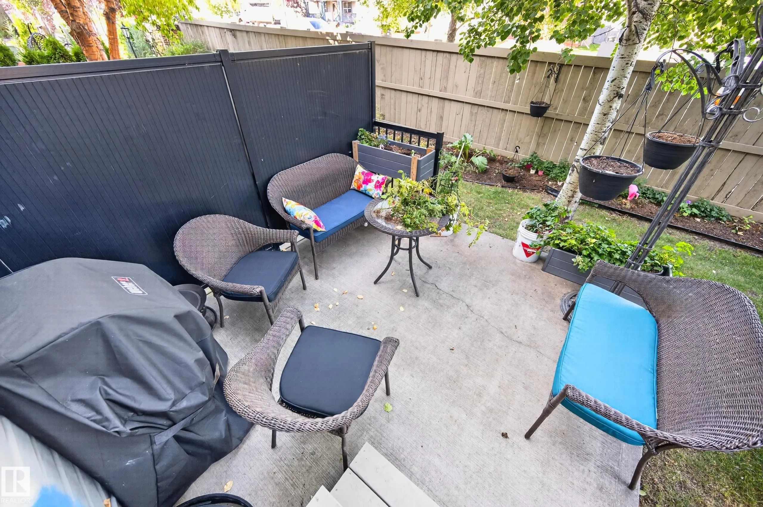 21 SUMMERWOOD Drive