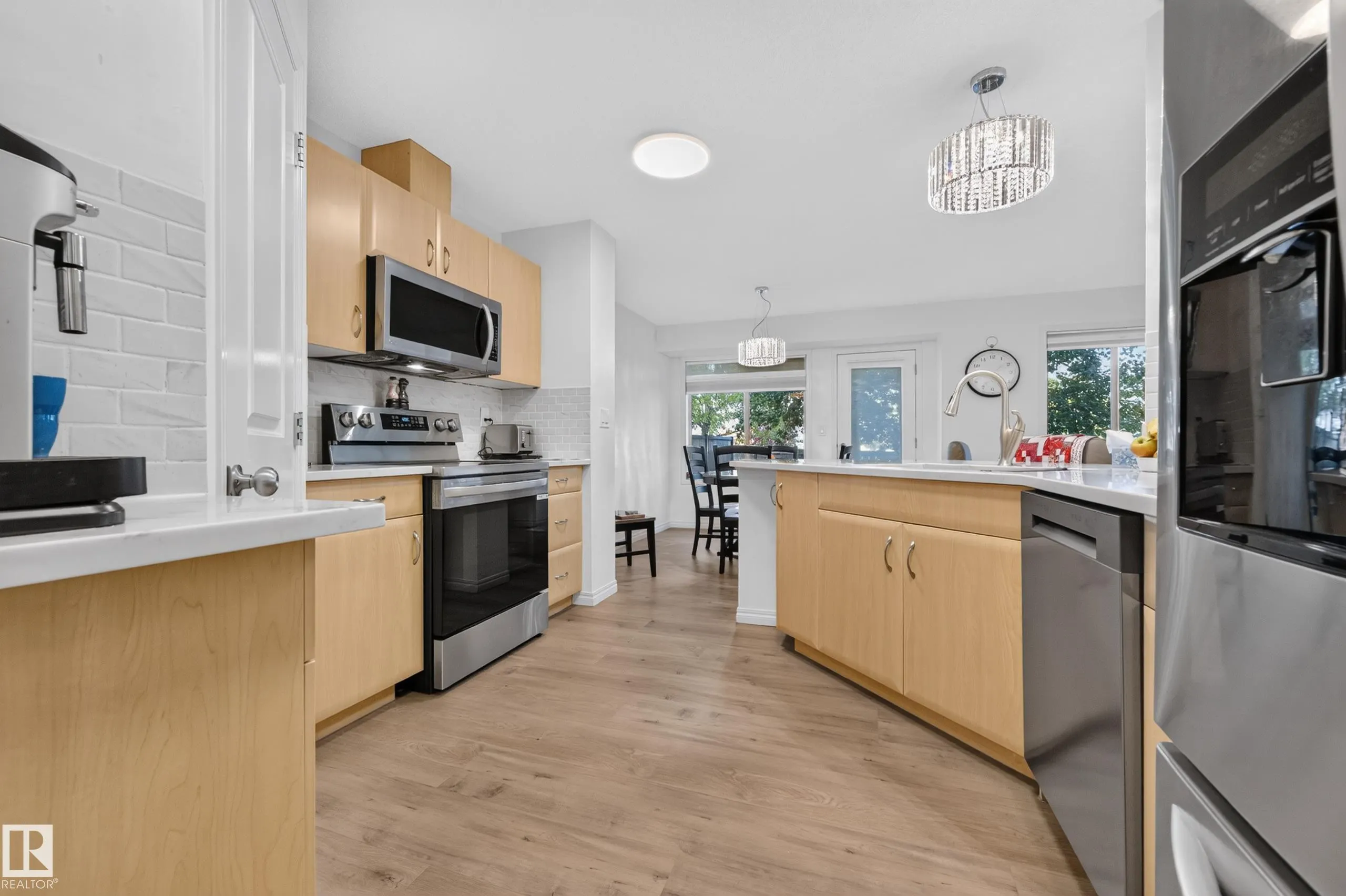21 SUMMERWOOD Drive