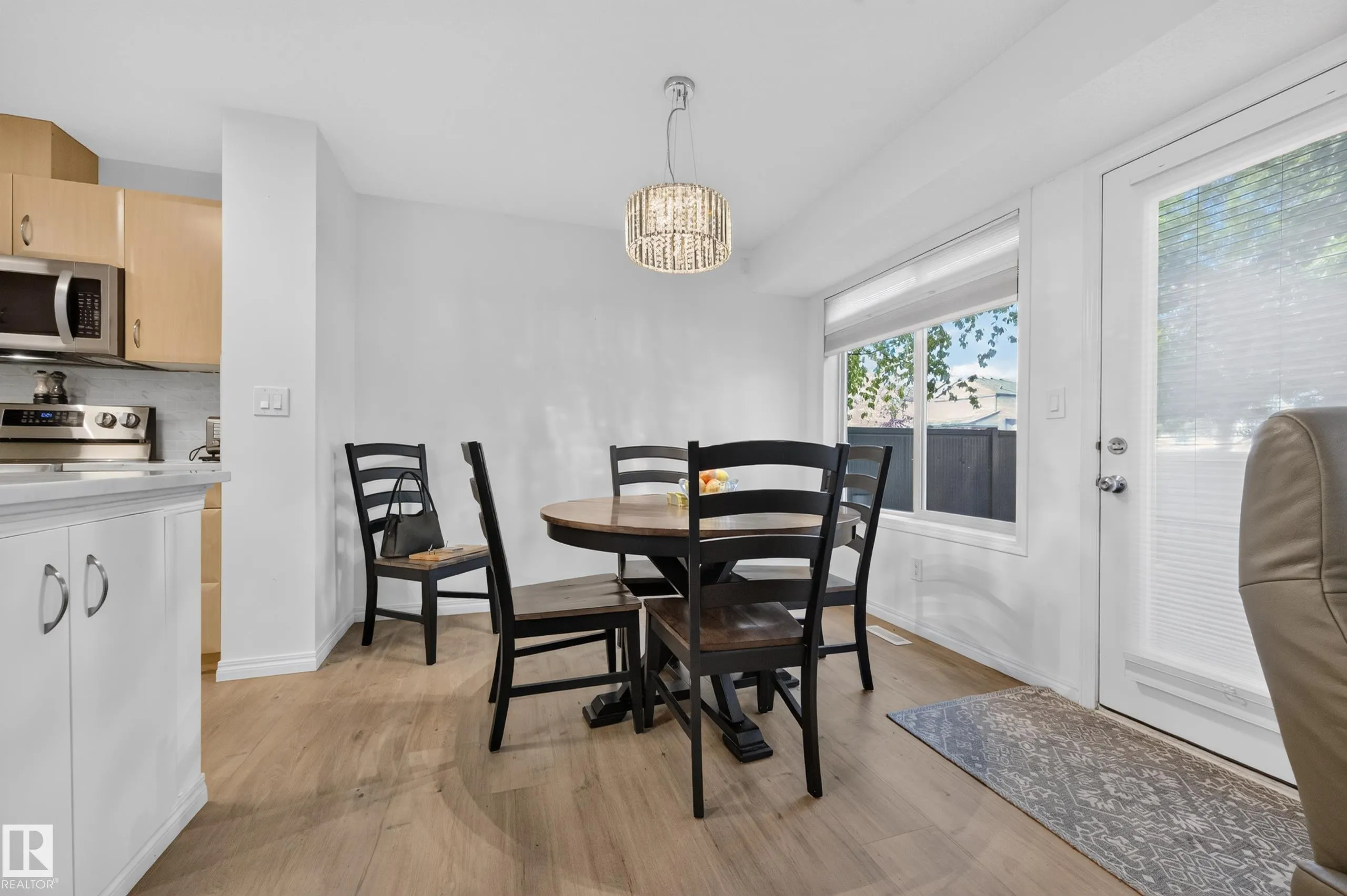 21 SUMMERWOOD Drive