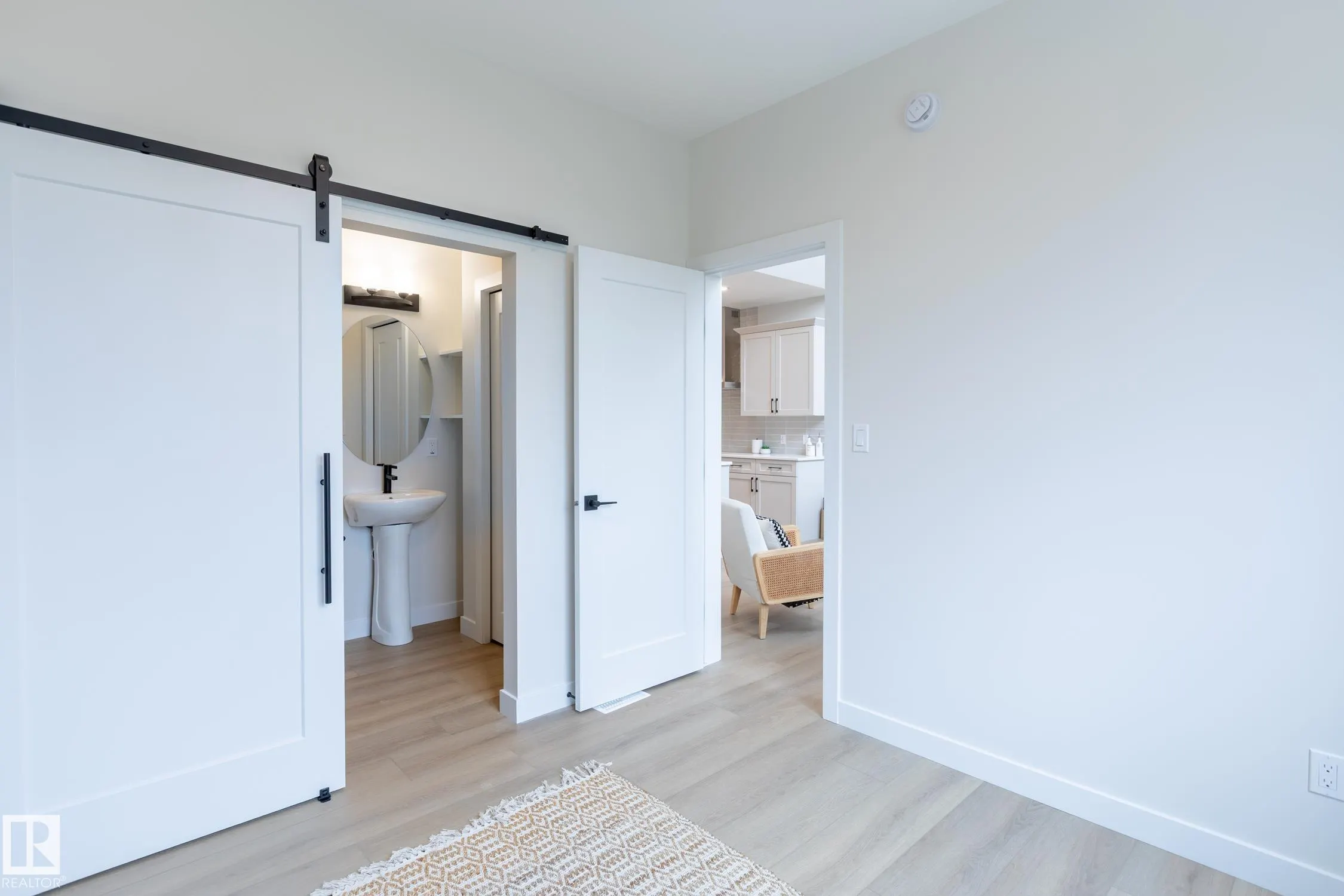 6306 65 Ave