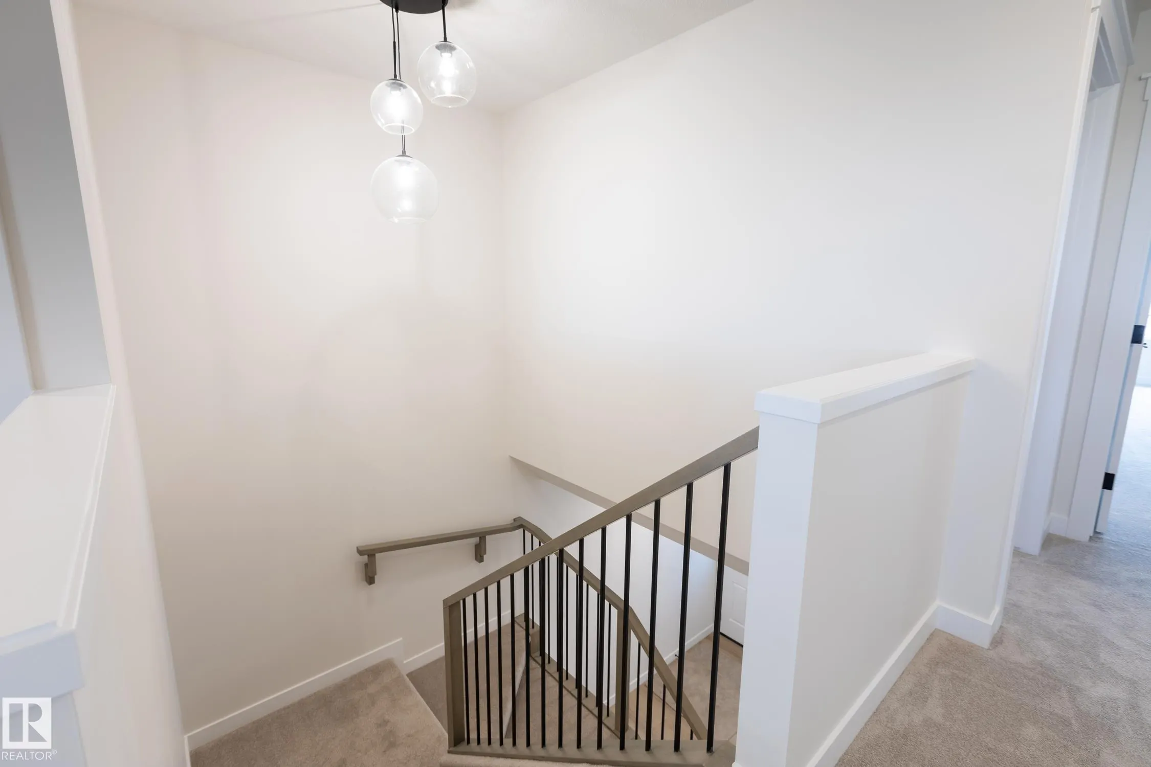 6306 65 Ave