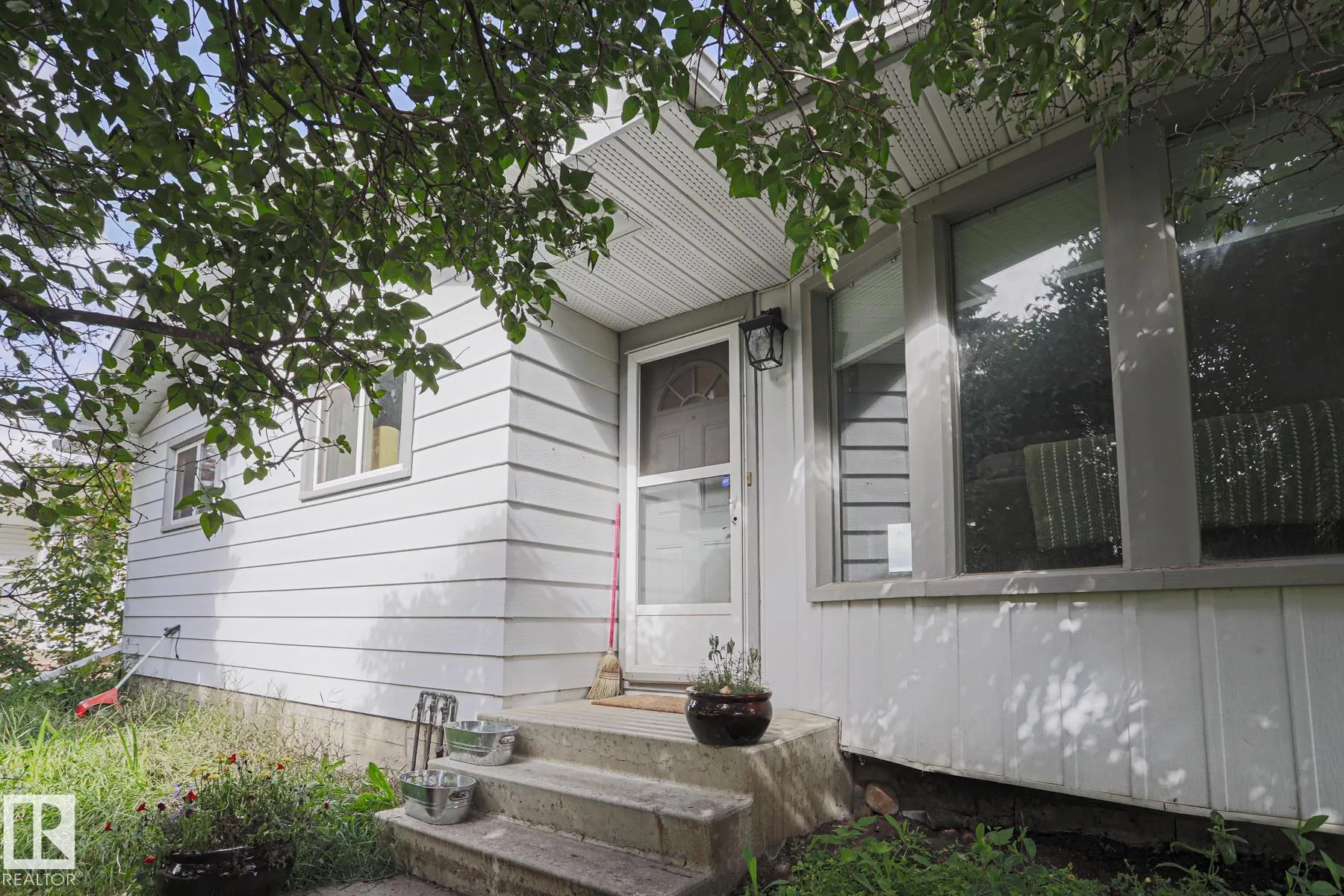 21 BURLINGTON Avenue