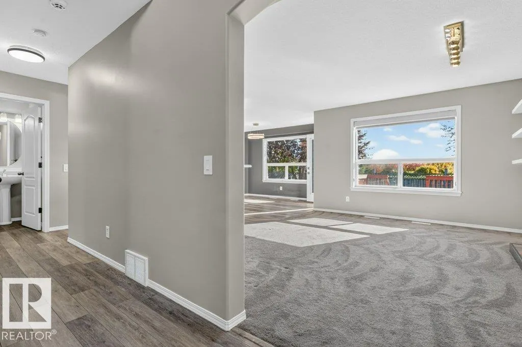 910 OAKLAND Boulevard