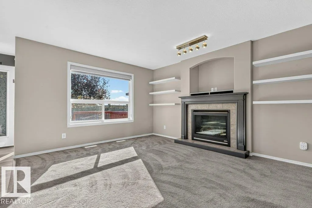 910 OAKLAND Boulevard