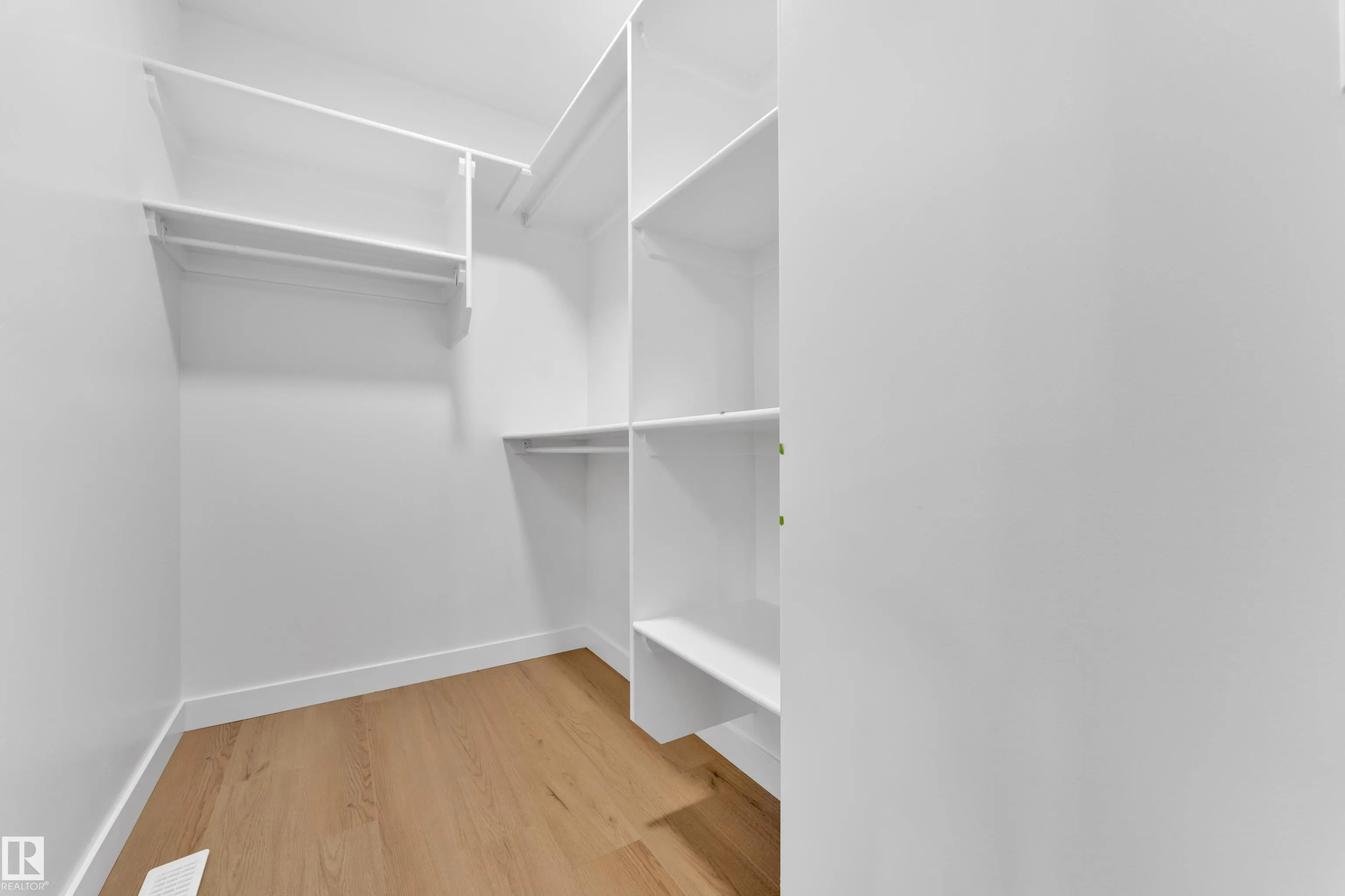 16 Westwyck Link