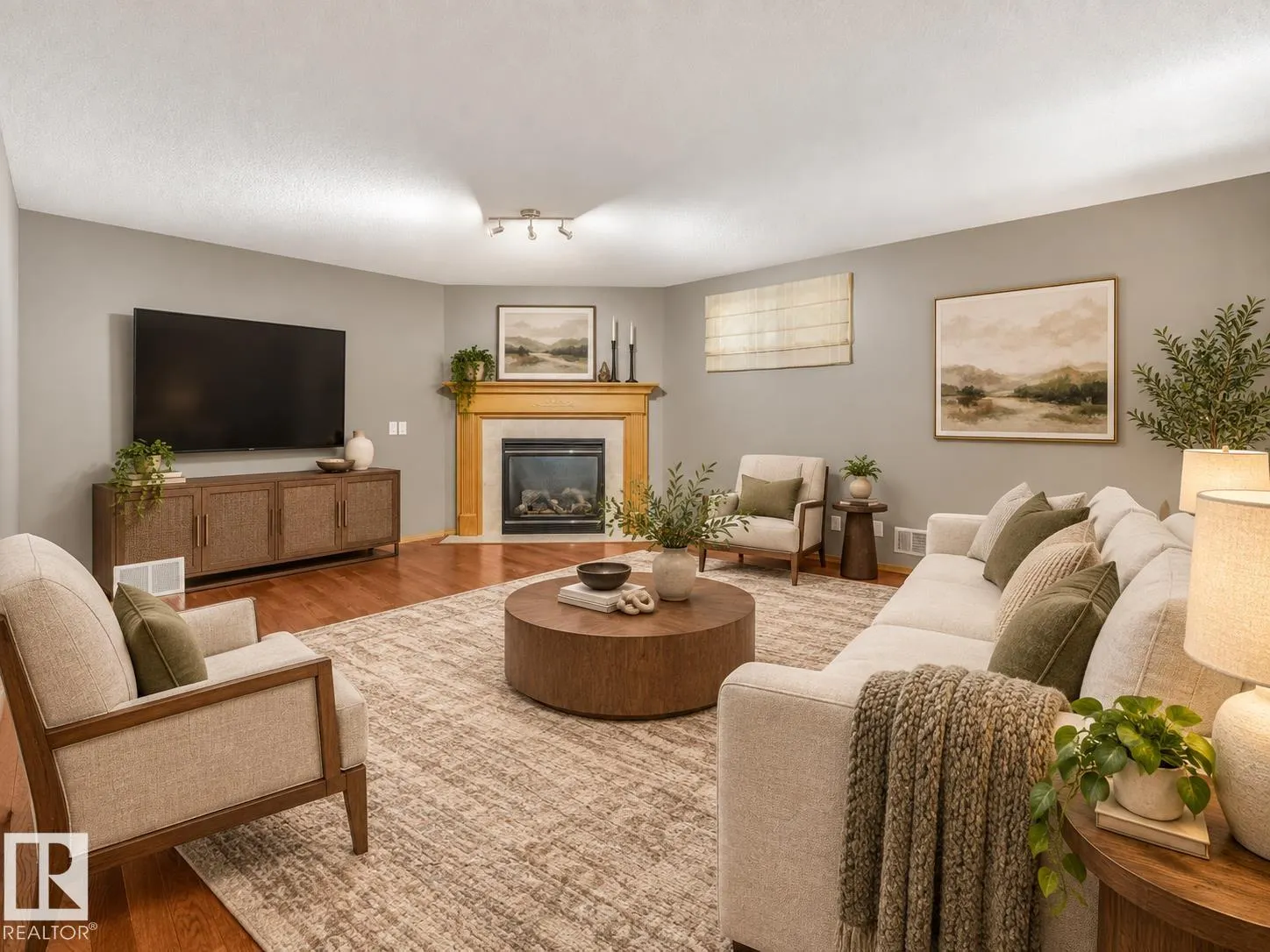 1271 ORMSBY Lane