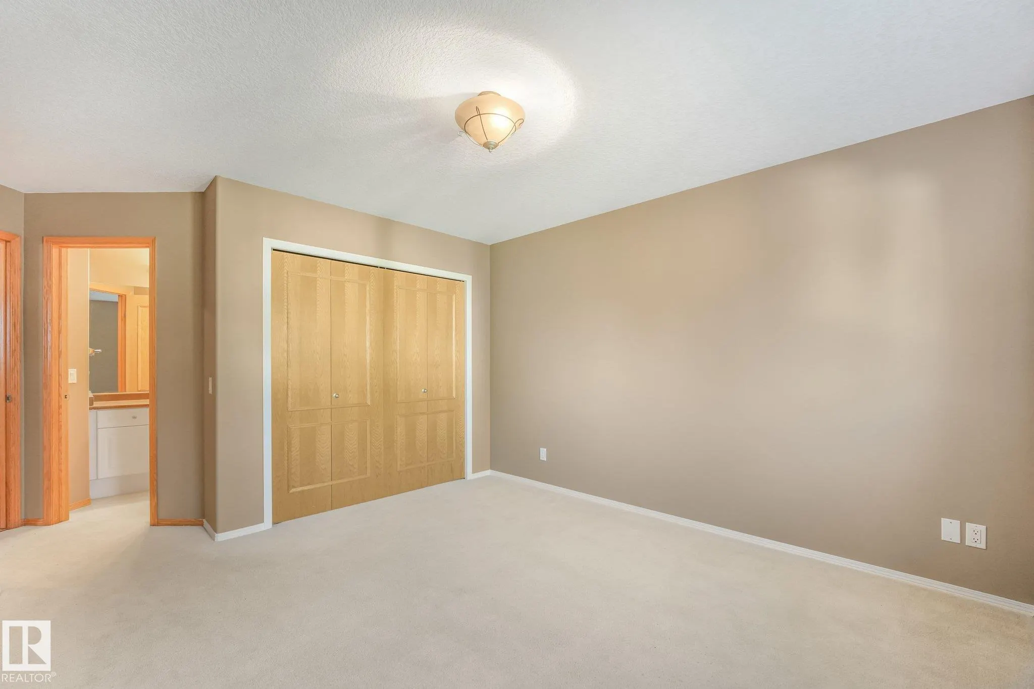1271 ORMSBY Lane