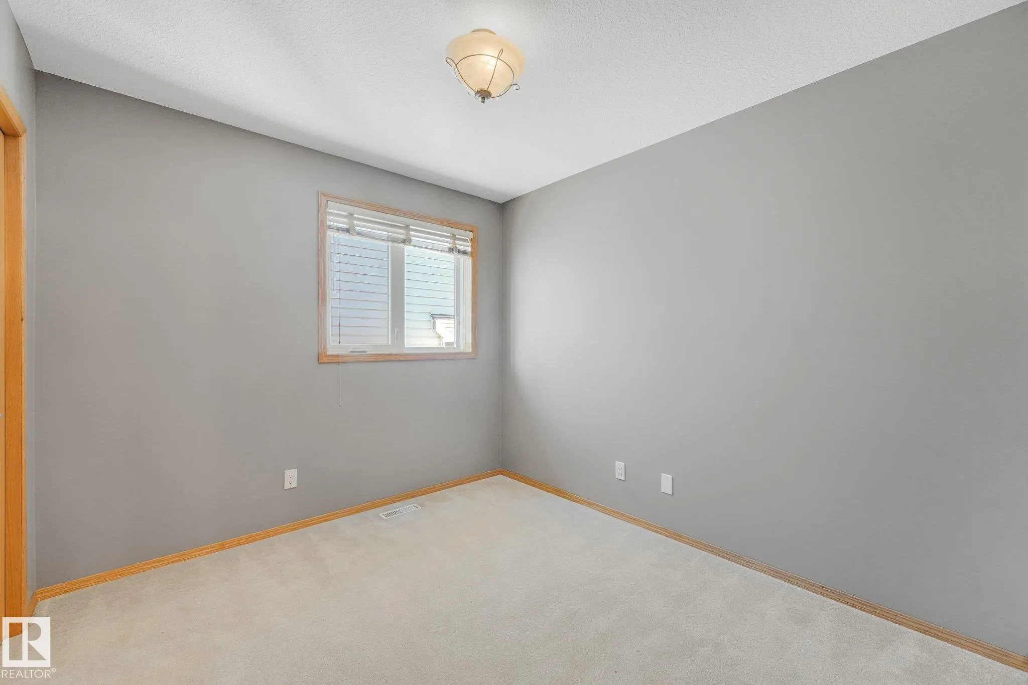 1271 ORMSBY Lane