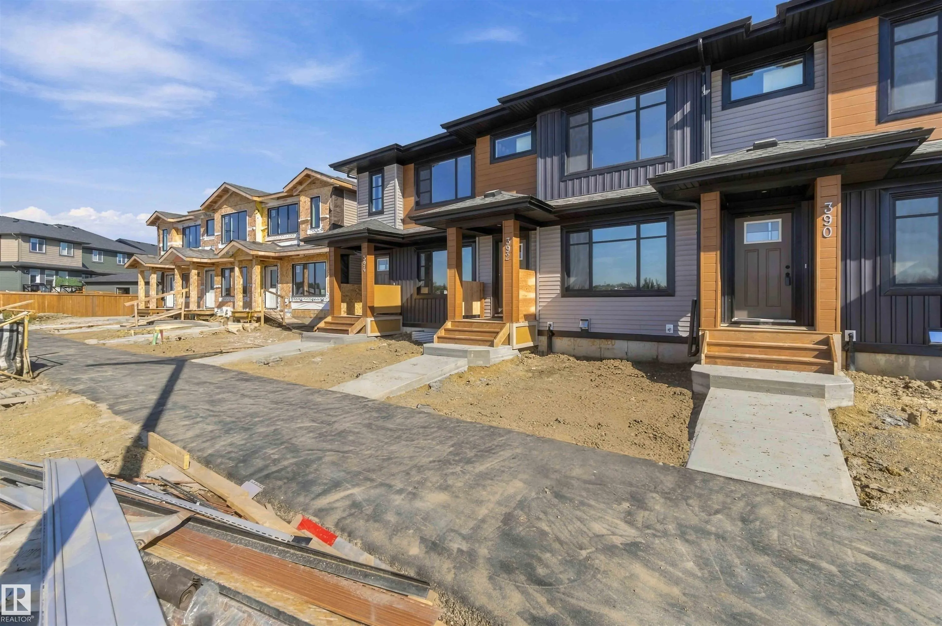390 EASTWOOD Drive