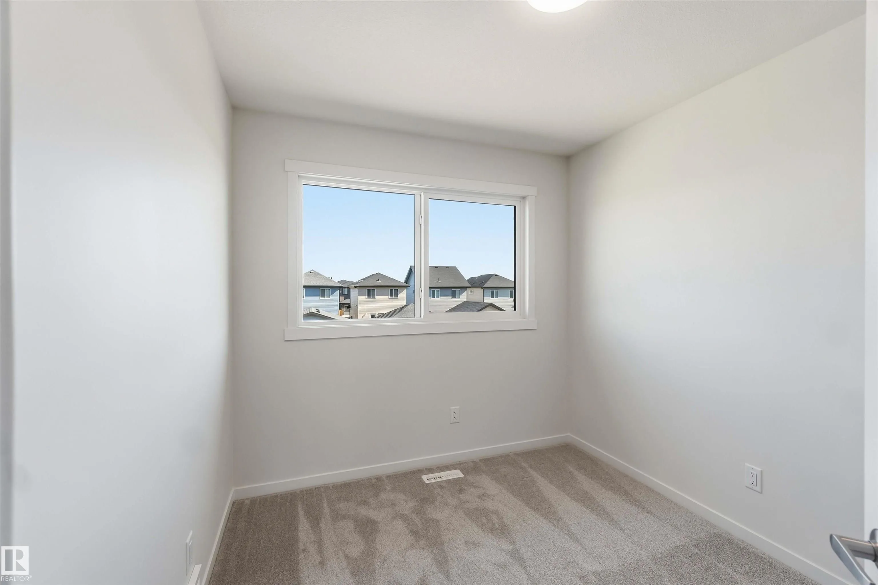 390 EASTWOOD Drive