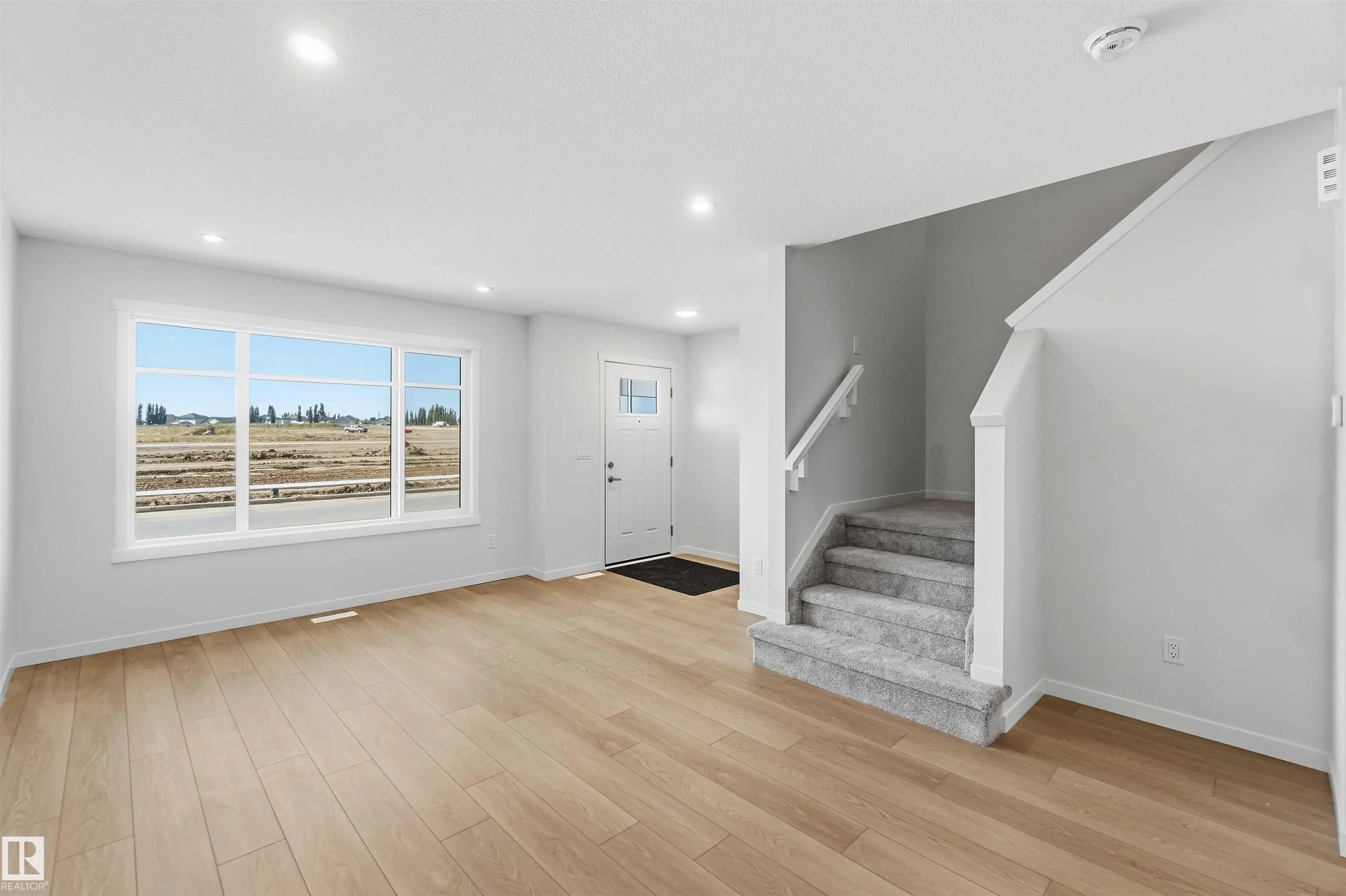 390 EASTWOOD Drive