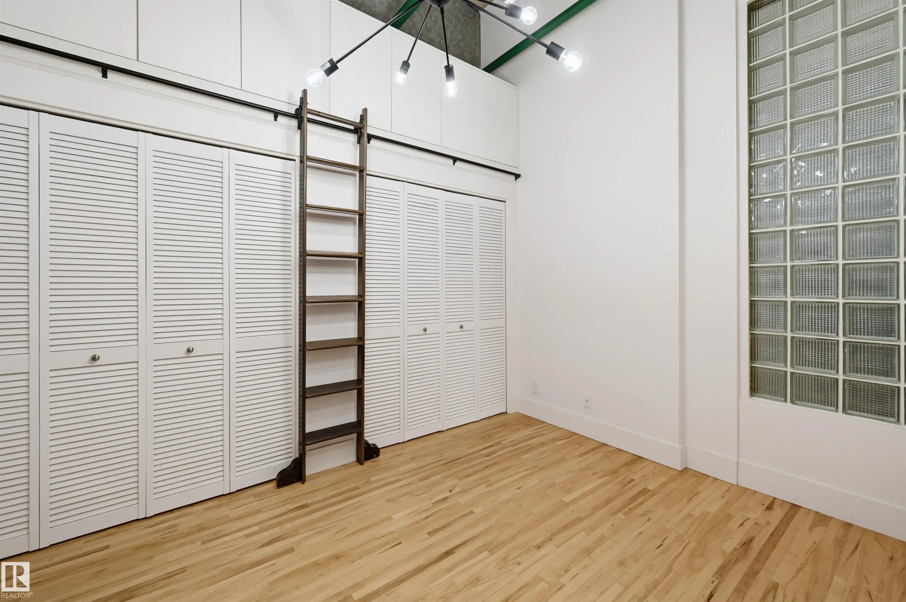 10330 104 Street