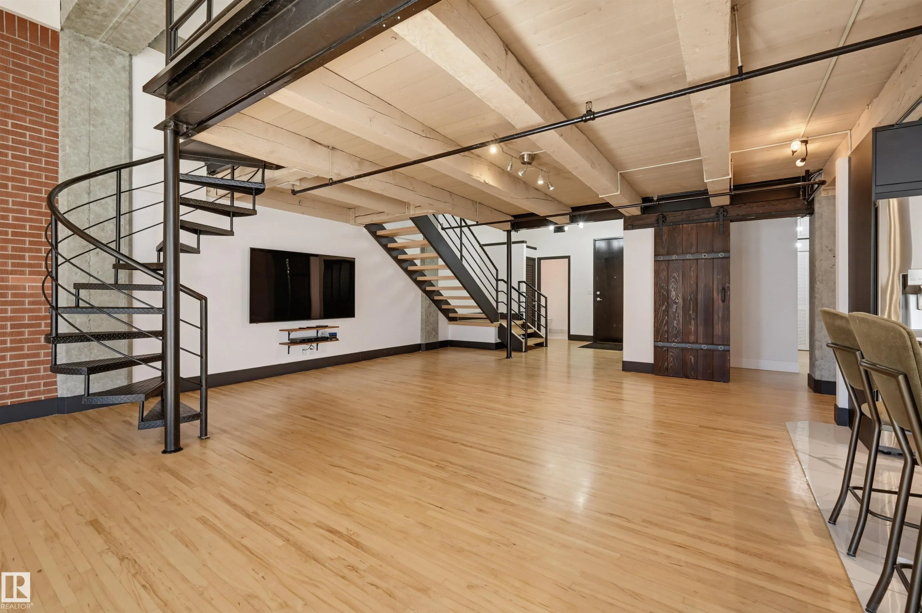 10330 104 Street