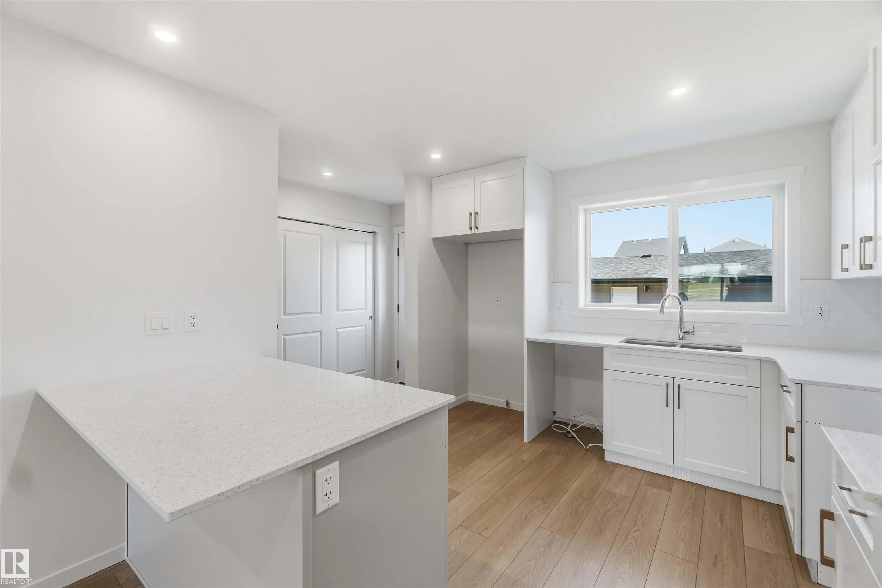 392 EASTWOOD Drive