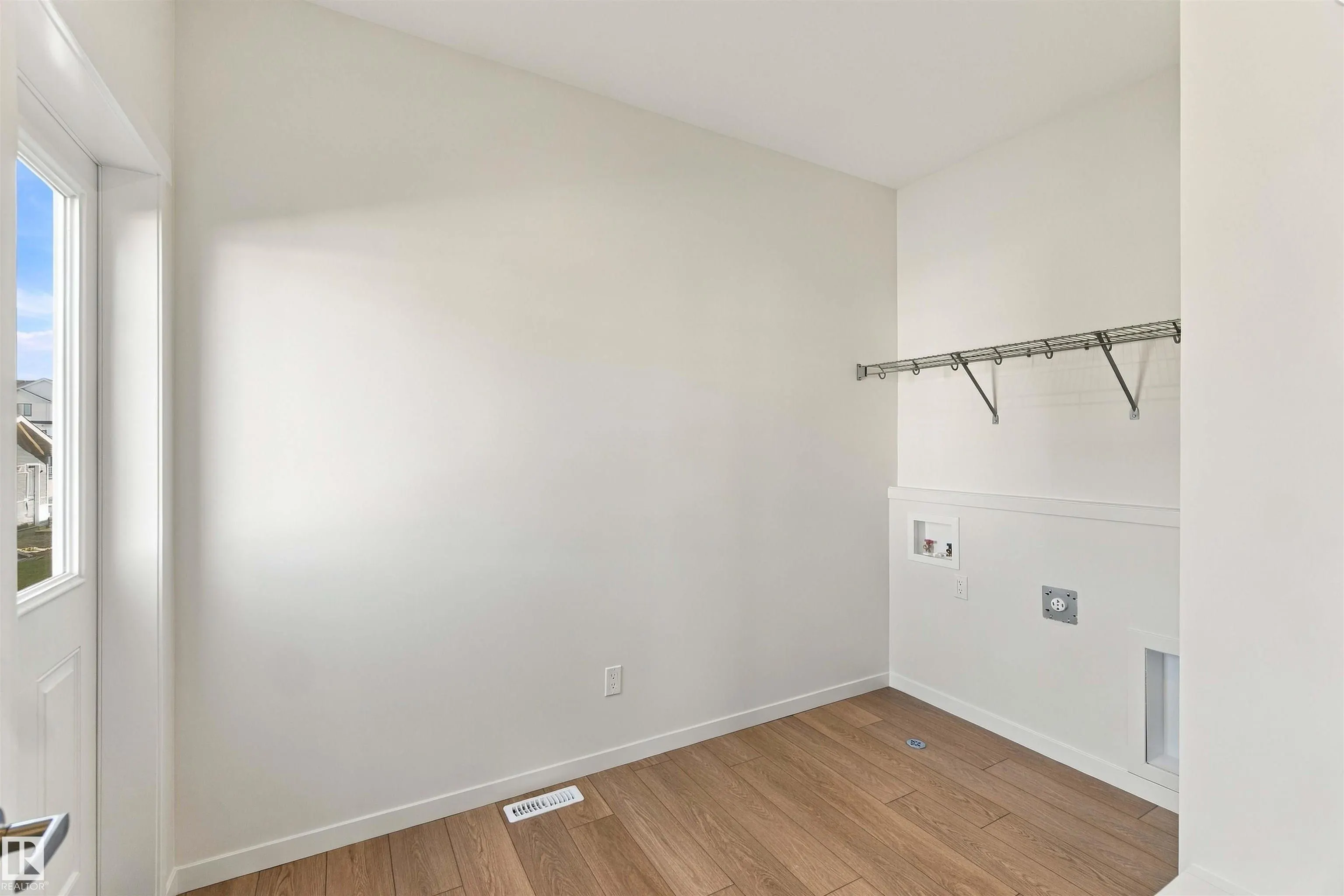 1242 MCLEOD Avenue