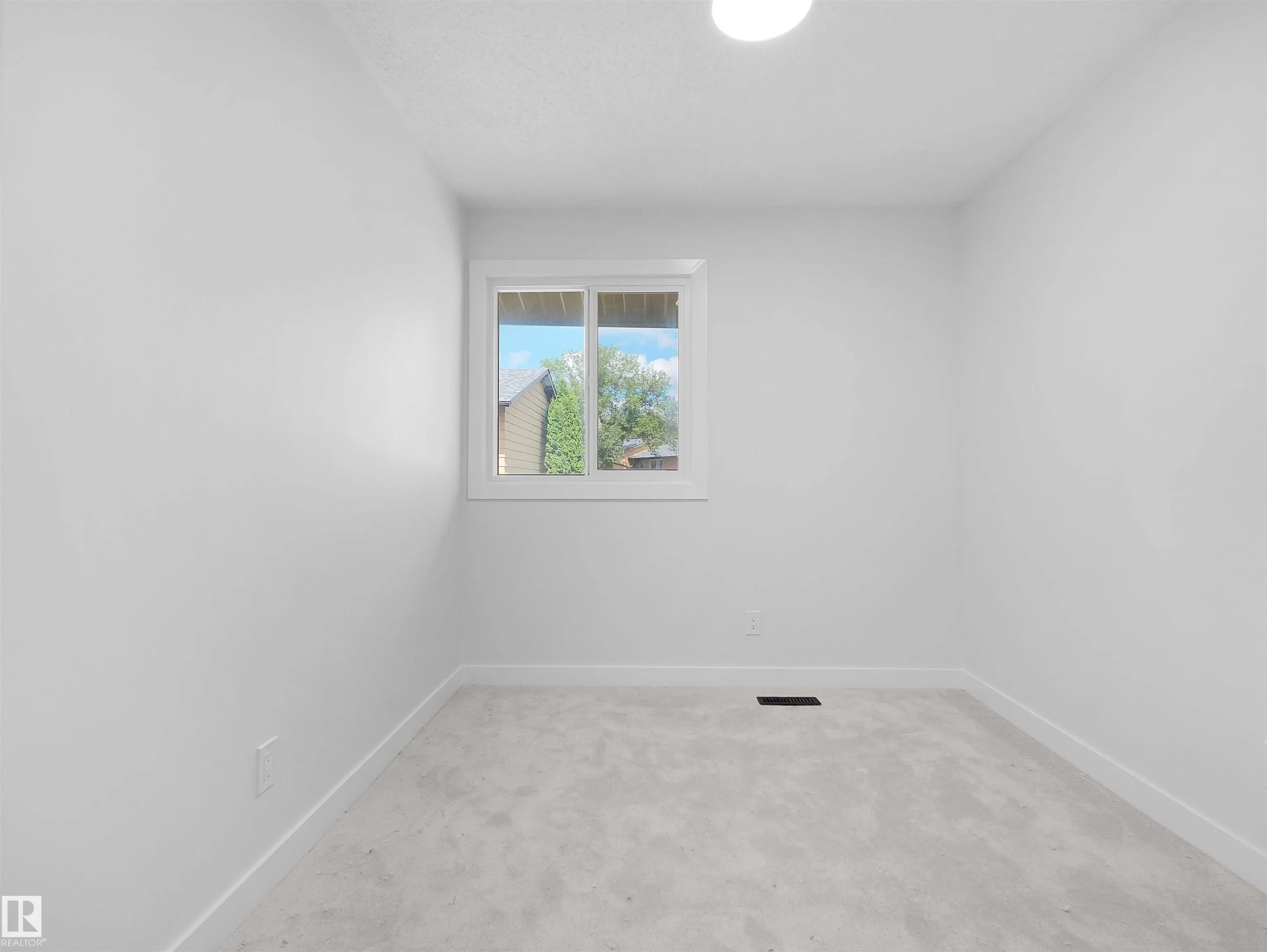 126 Woodstock