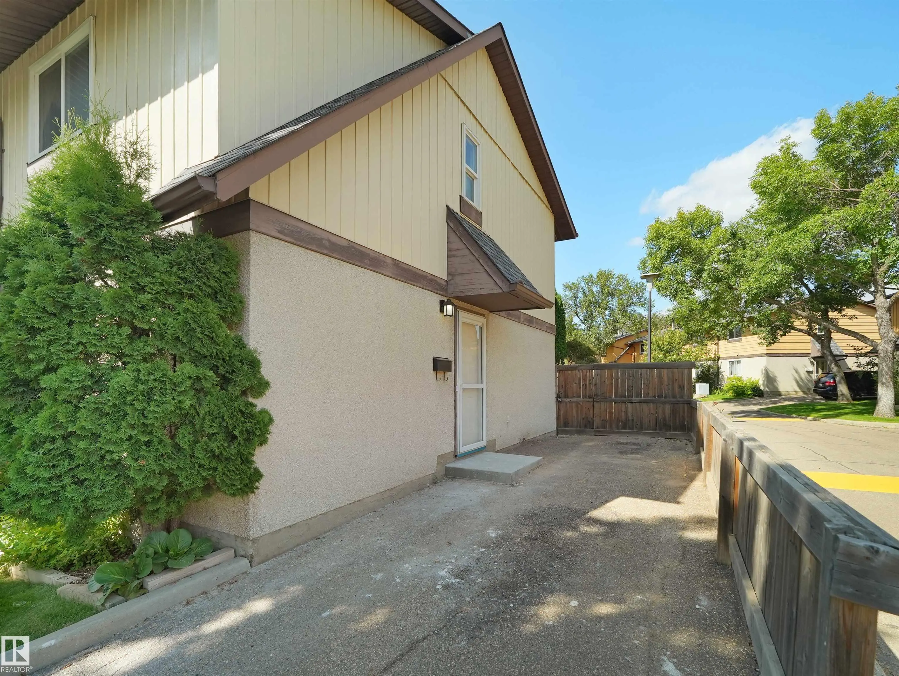 126 Woodstock