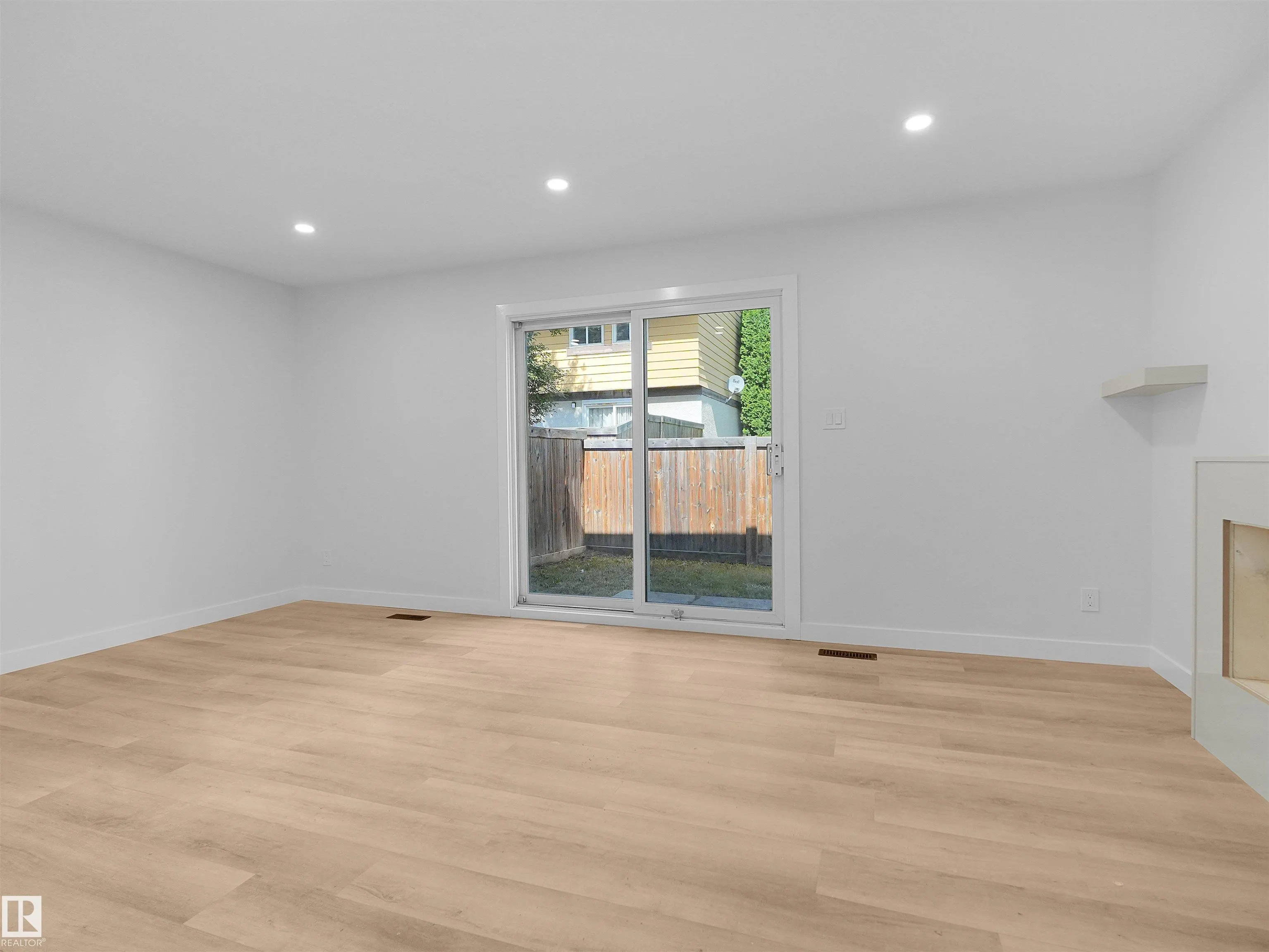 126 Woodstock